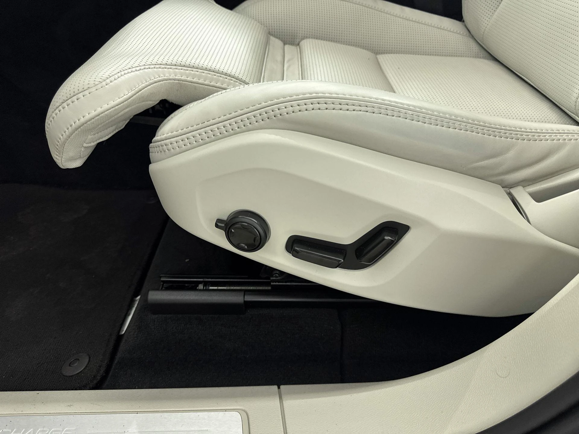Volvo-XC60-image-22