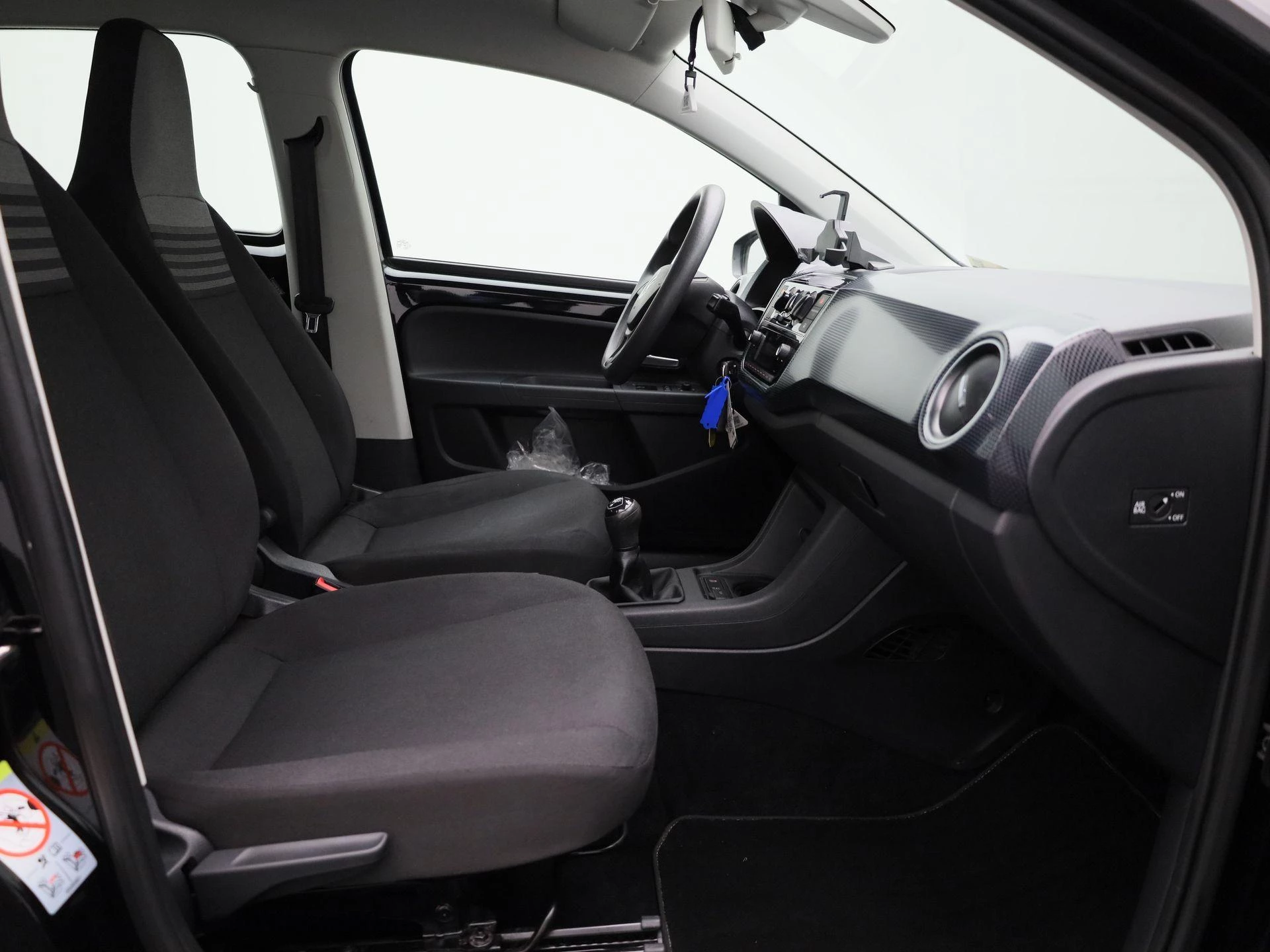 Volkswagen-up!-image-21