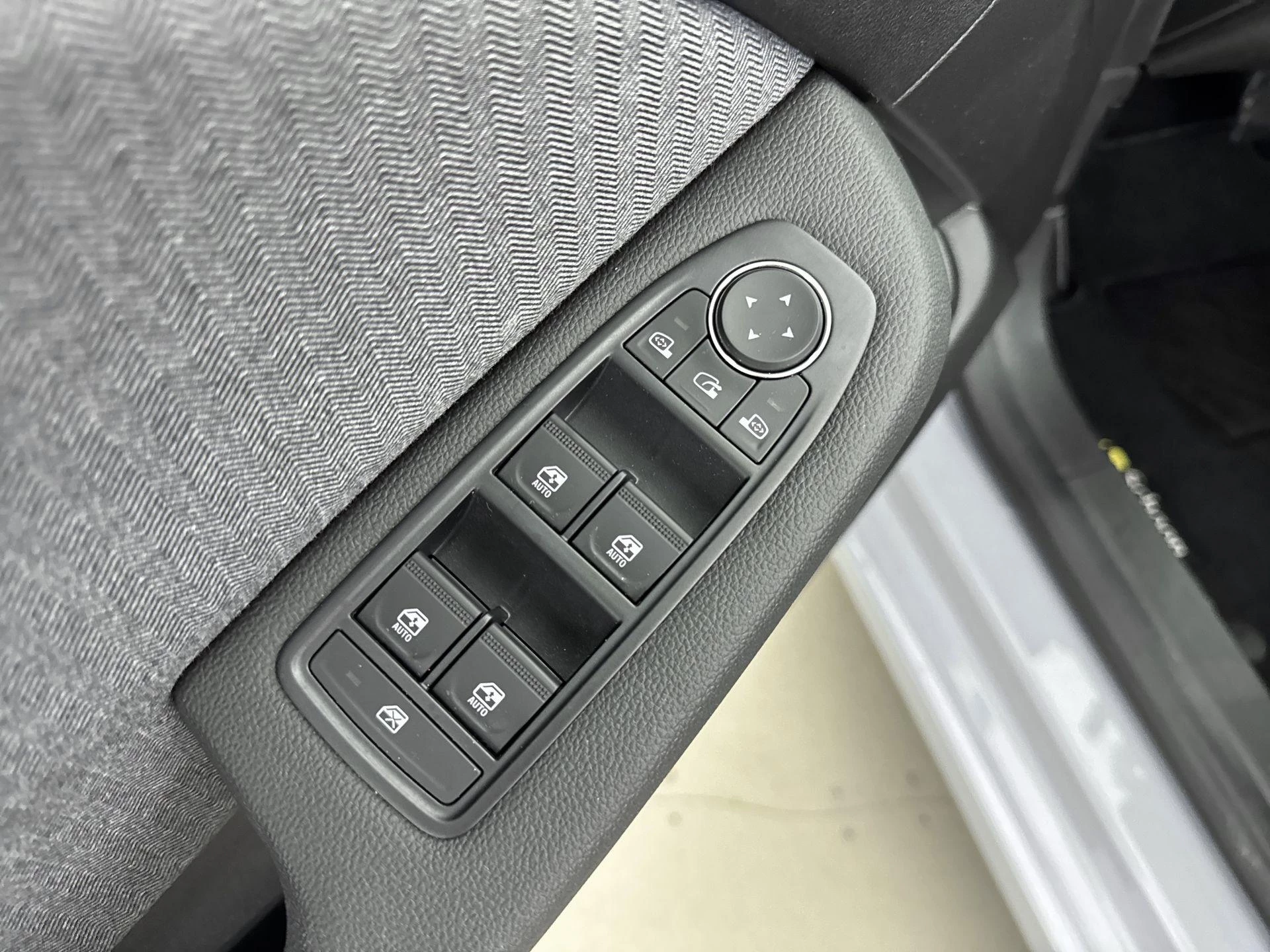 Renault-Clio-image-10