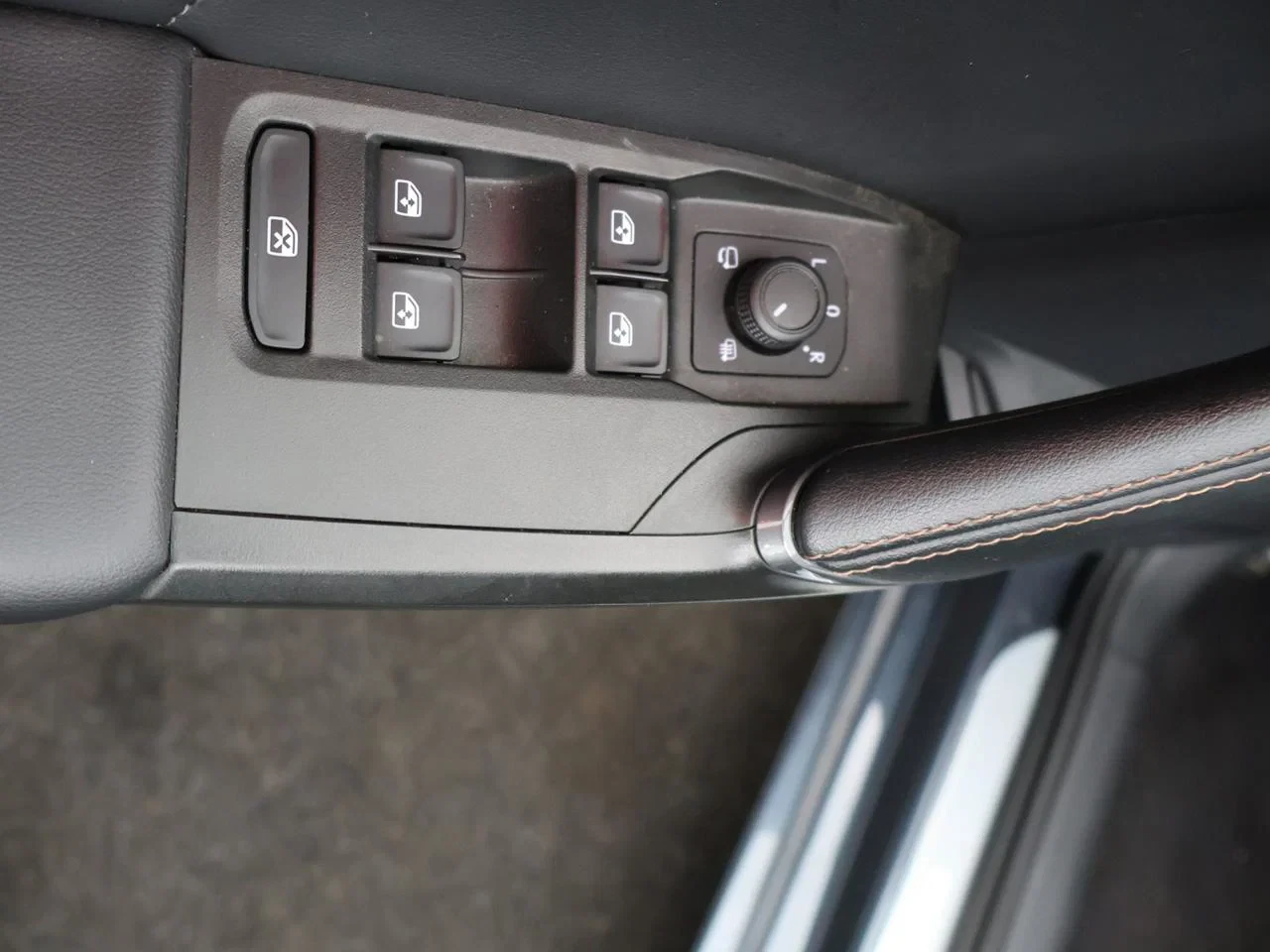 CUPRA Leon Sportstourer ST e-Hybrid (PHEV) Leon Break PHEV 1.4e-HYBRID 204PK *AUTOMAAT*LEDER*SPORTZETELS*CAMERA*PDC*NAVI*APP-CONNECT*ACC*...*