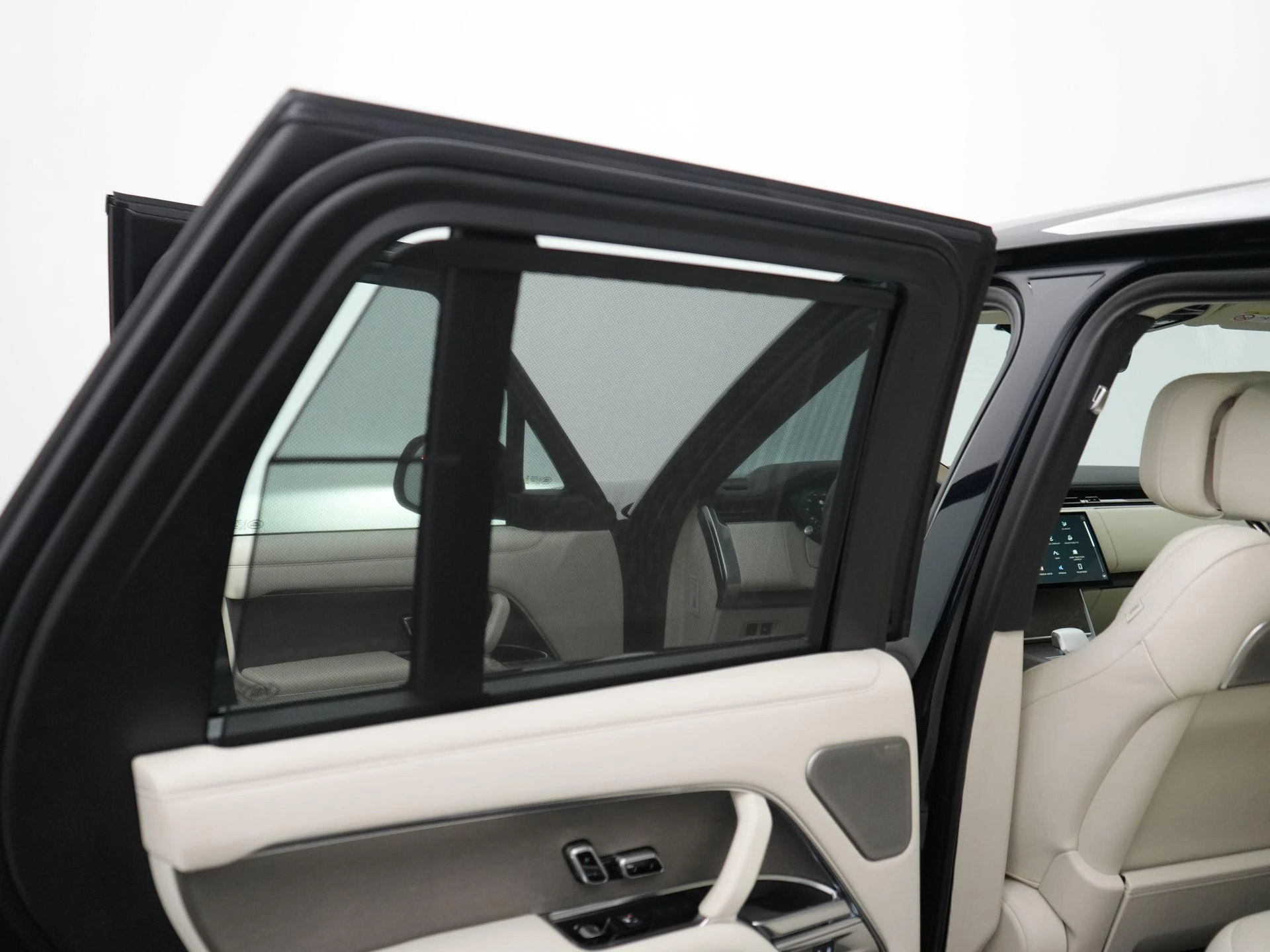 Land Rover-Range Rover-image-48