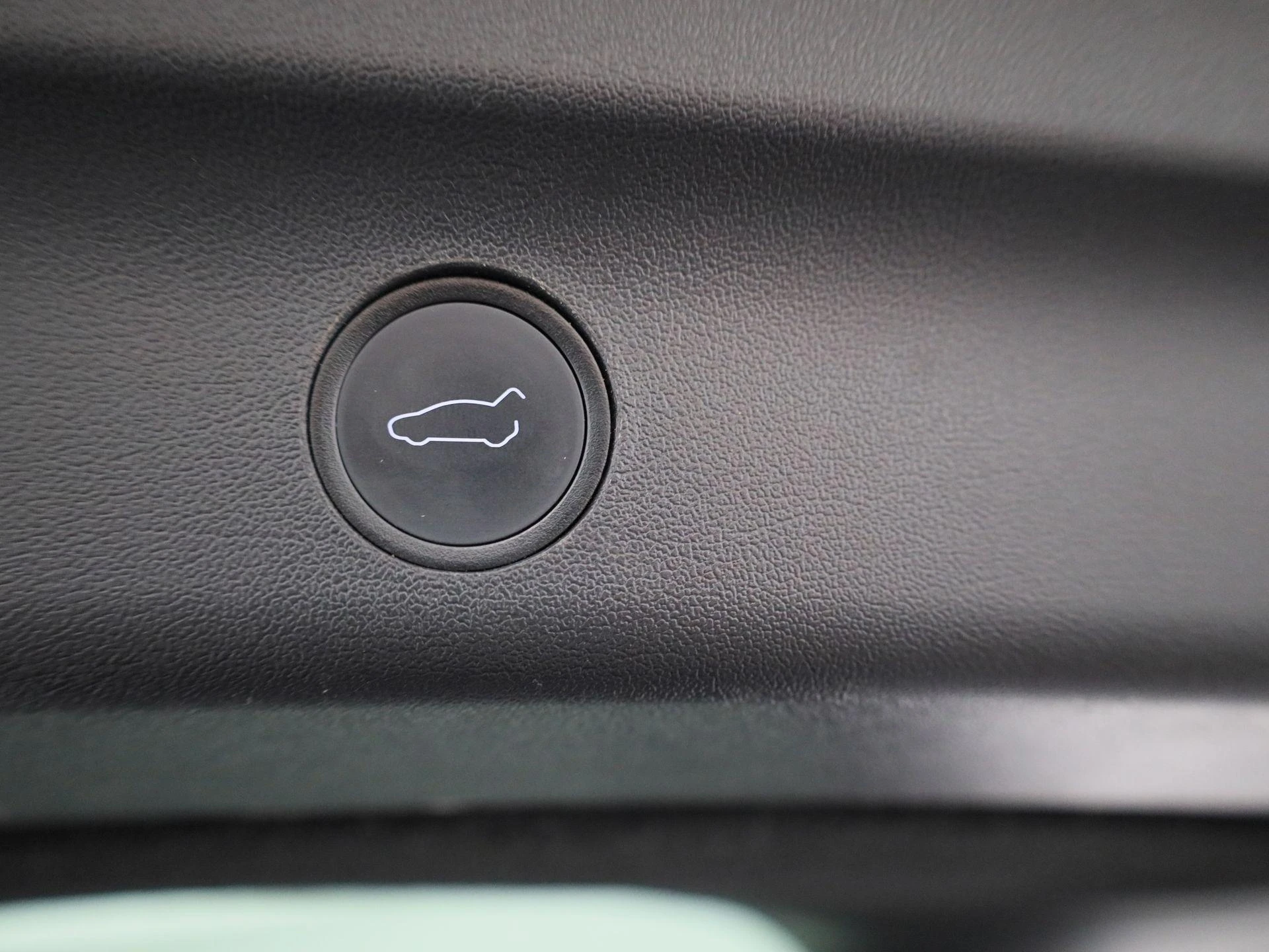 Tesla-Model Y-image-11
