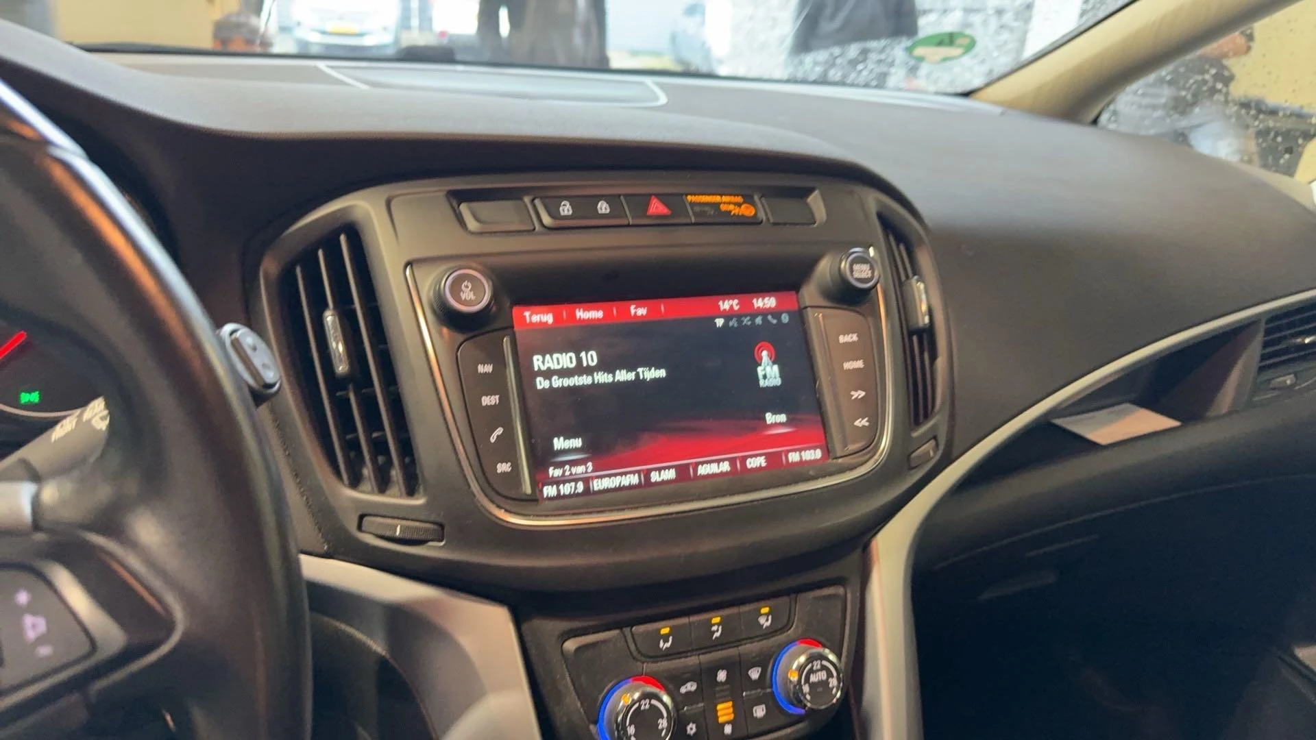Opel-Zafira-image-9