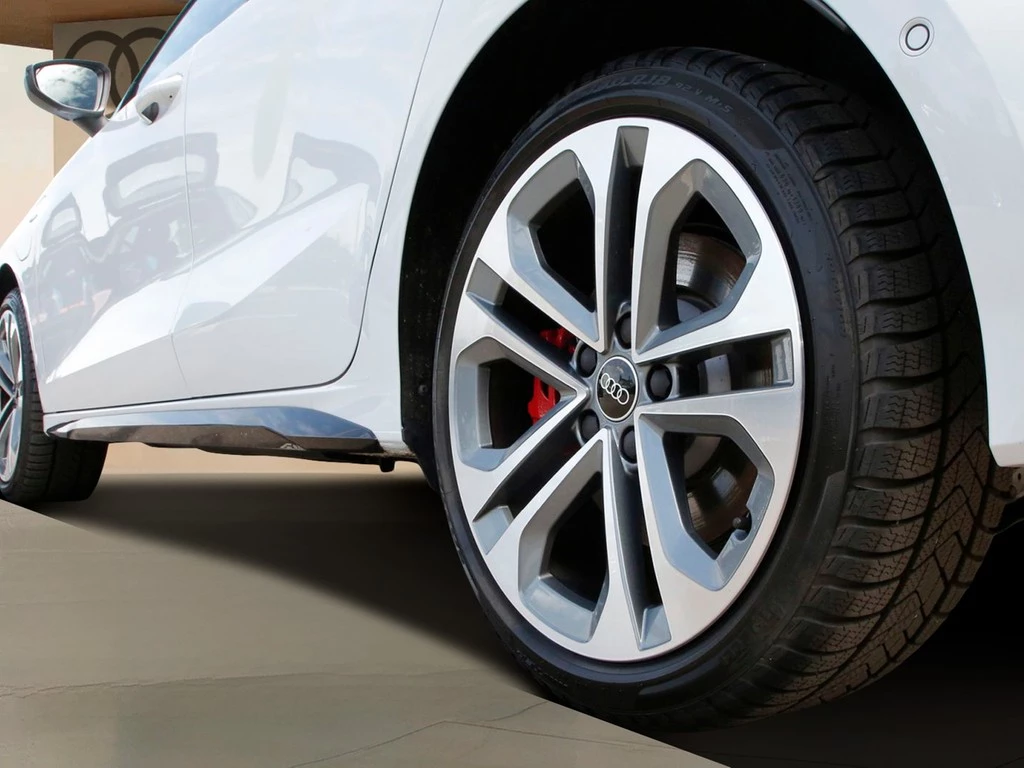 Audi A3 Sportback 45 TFSI e S line 18"|LEDER|PANO|SHZ|RFK|