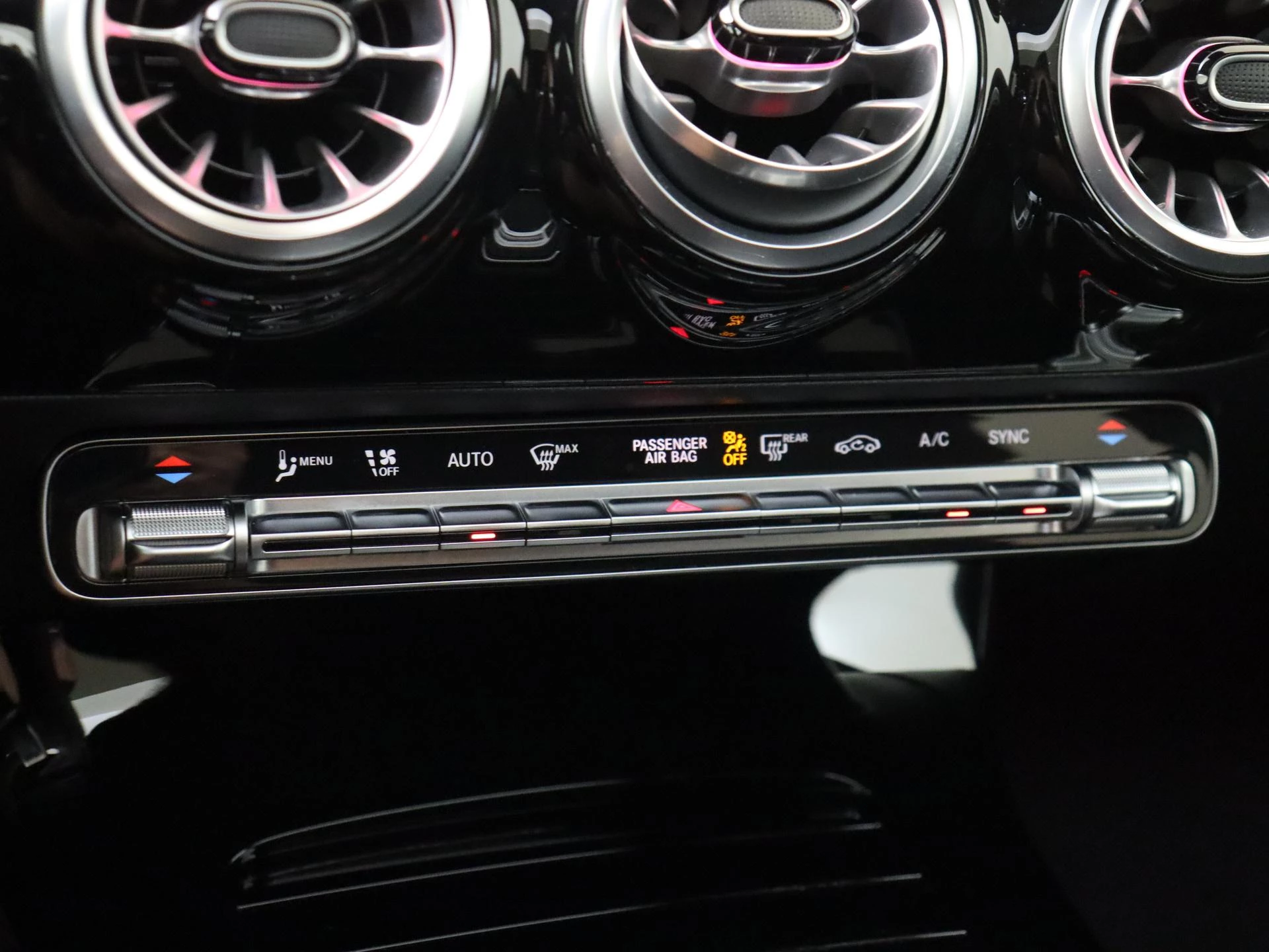 Mercedes-Benz-A-Klasse-image-23