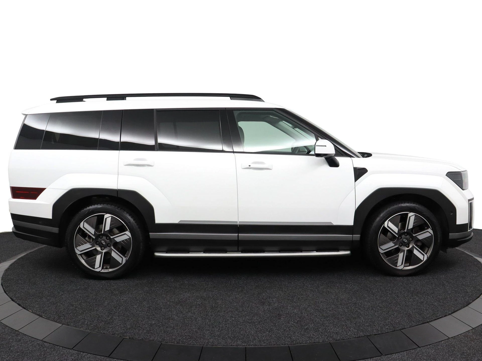 Hyundai-Santa Fe-image-10