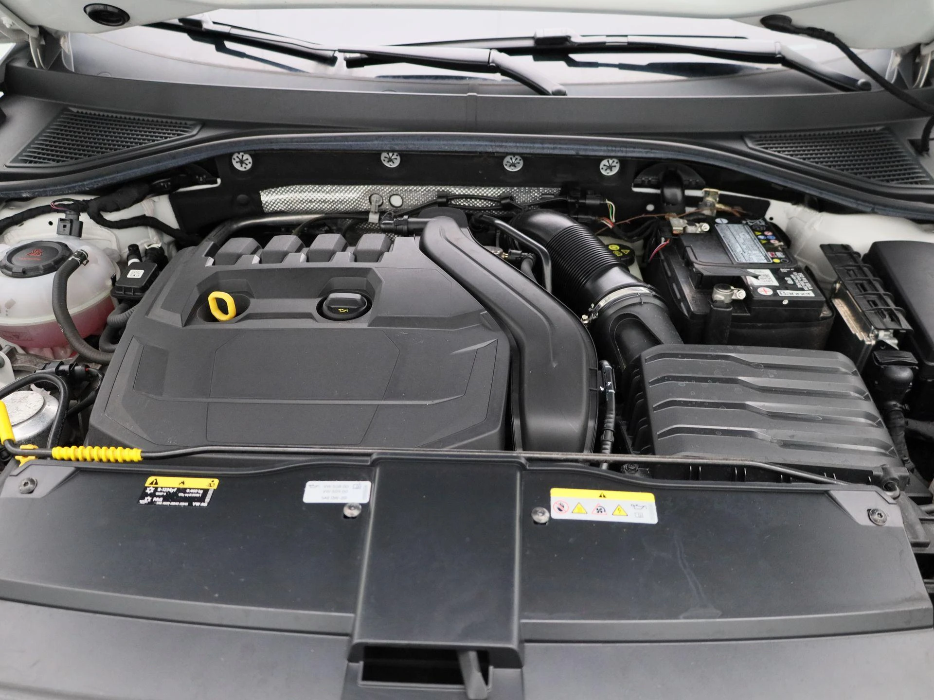 Volkswagen-T-Roc-image-29