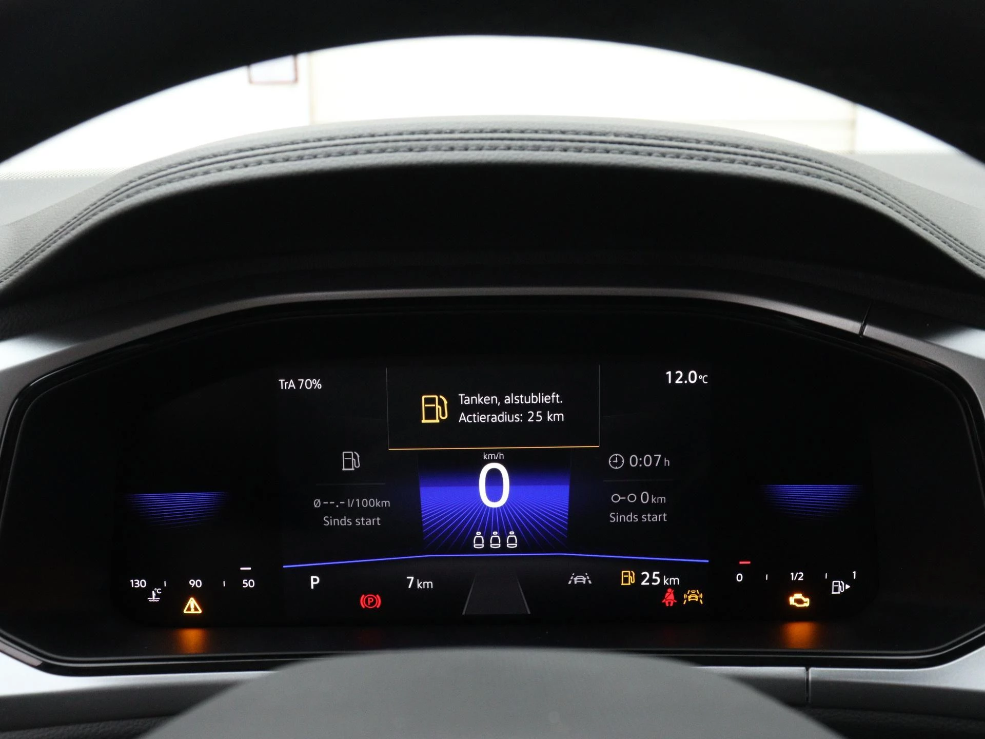 Volkswagen-T-Roc-image-12