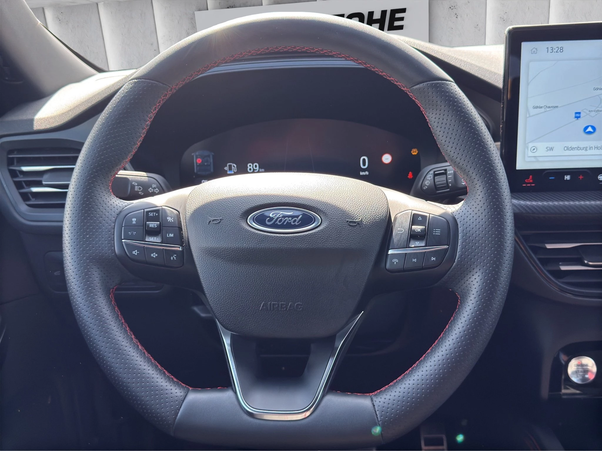 Ford Kuga ST-Line X Aut.*PANO*AHK*360GRAD*LED-MATRIX*NAVI*GRA*WINTER-PKT..