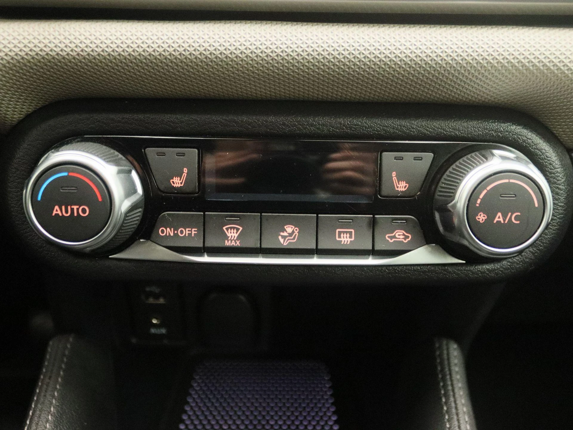 Nissan-Micra-image-9