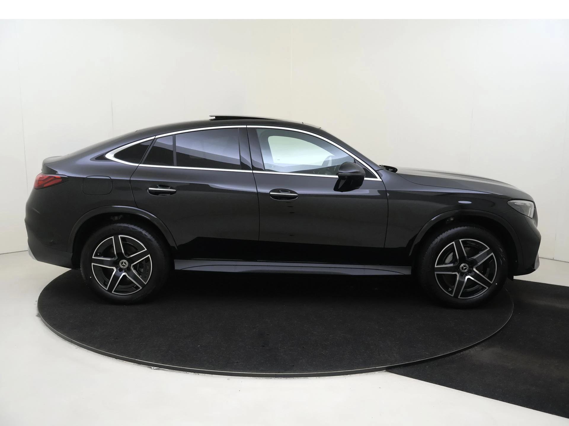 Mercedes-Benz-GLC-image-8