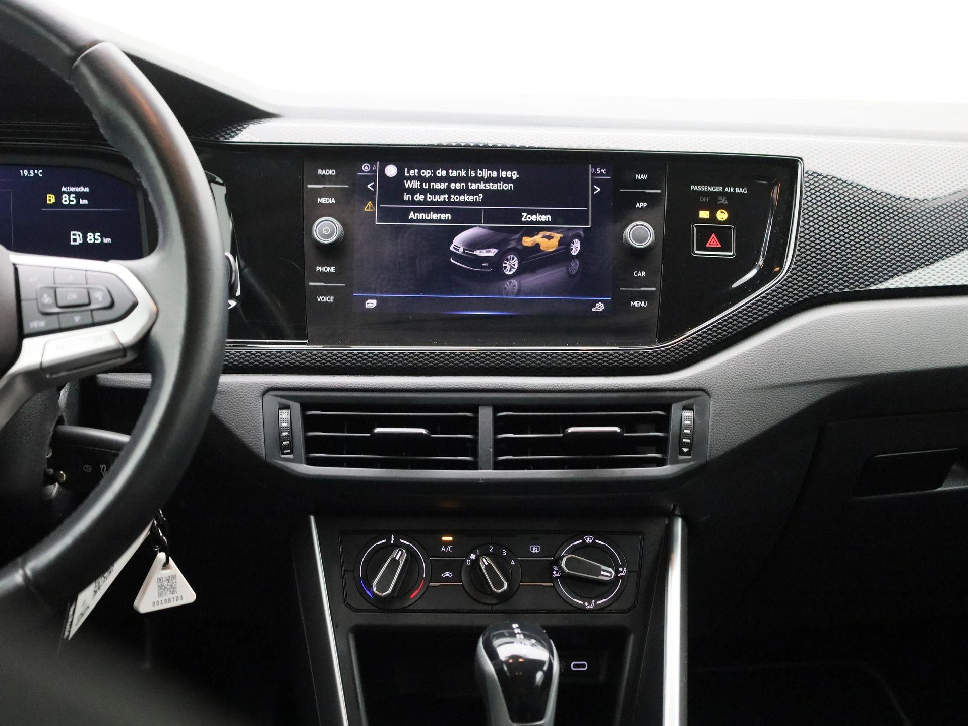 Volkswagen-Polo-image-9