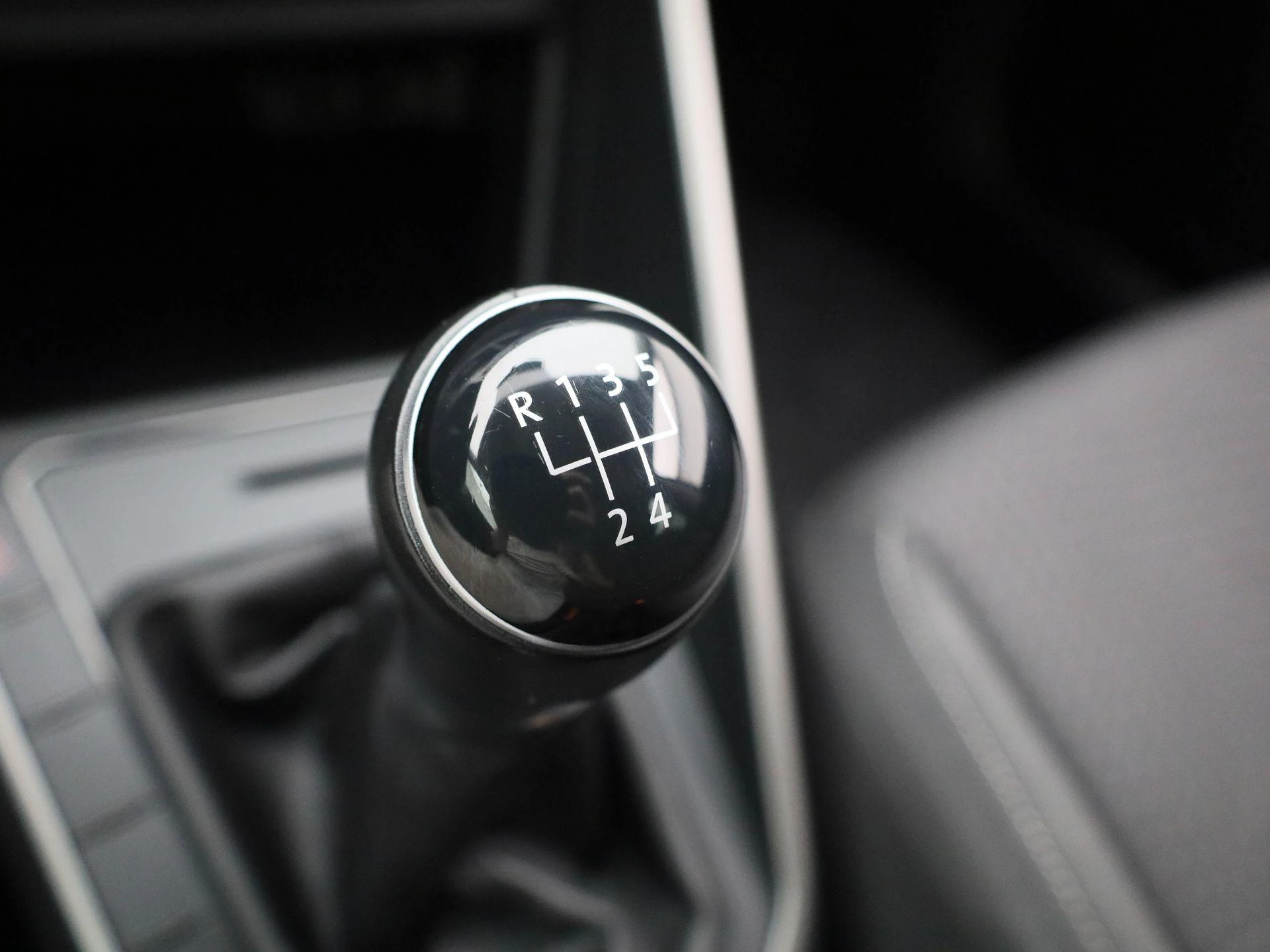 Volkswagen-Polo-image-22