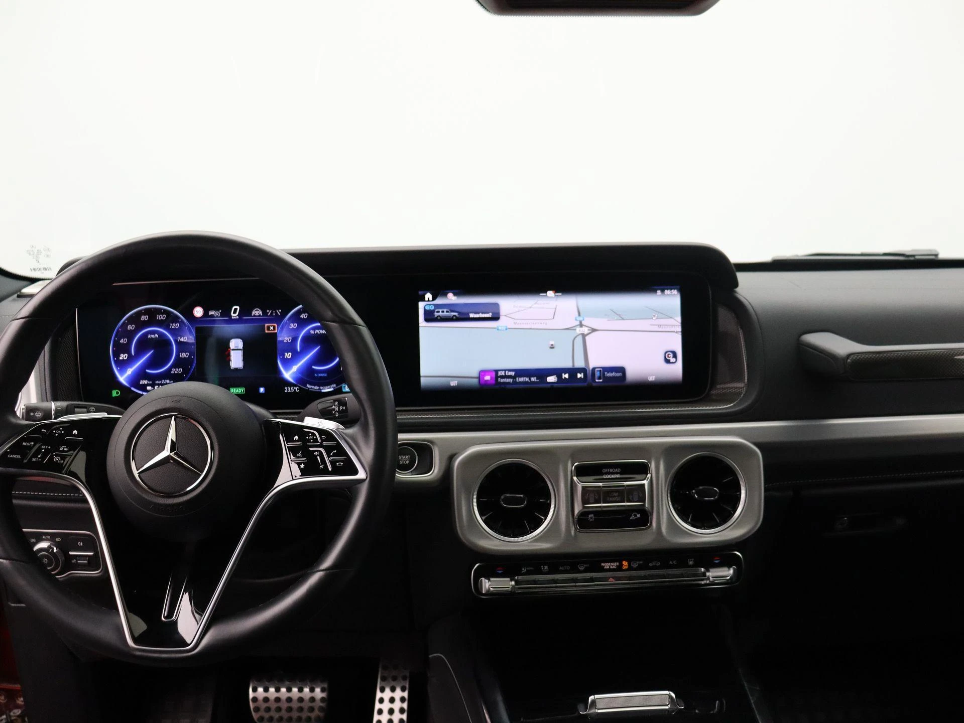 Mercedes-Benz-G-Klasse-image-24