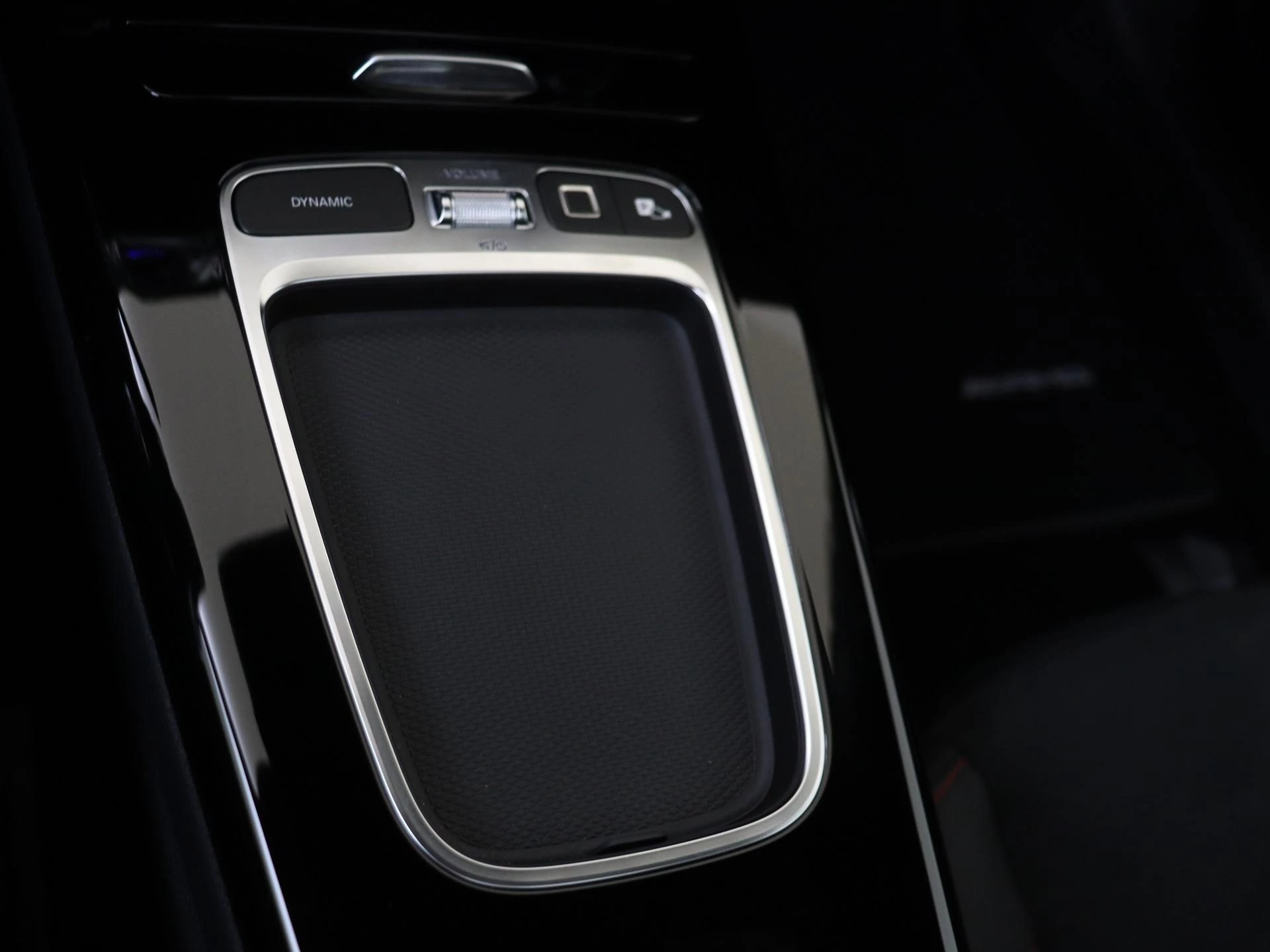 Mercedes-Benz-CLA-image-19