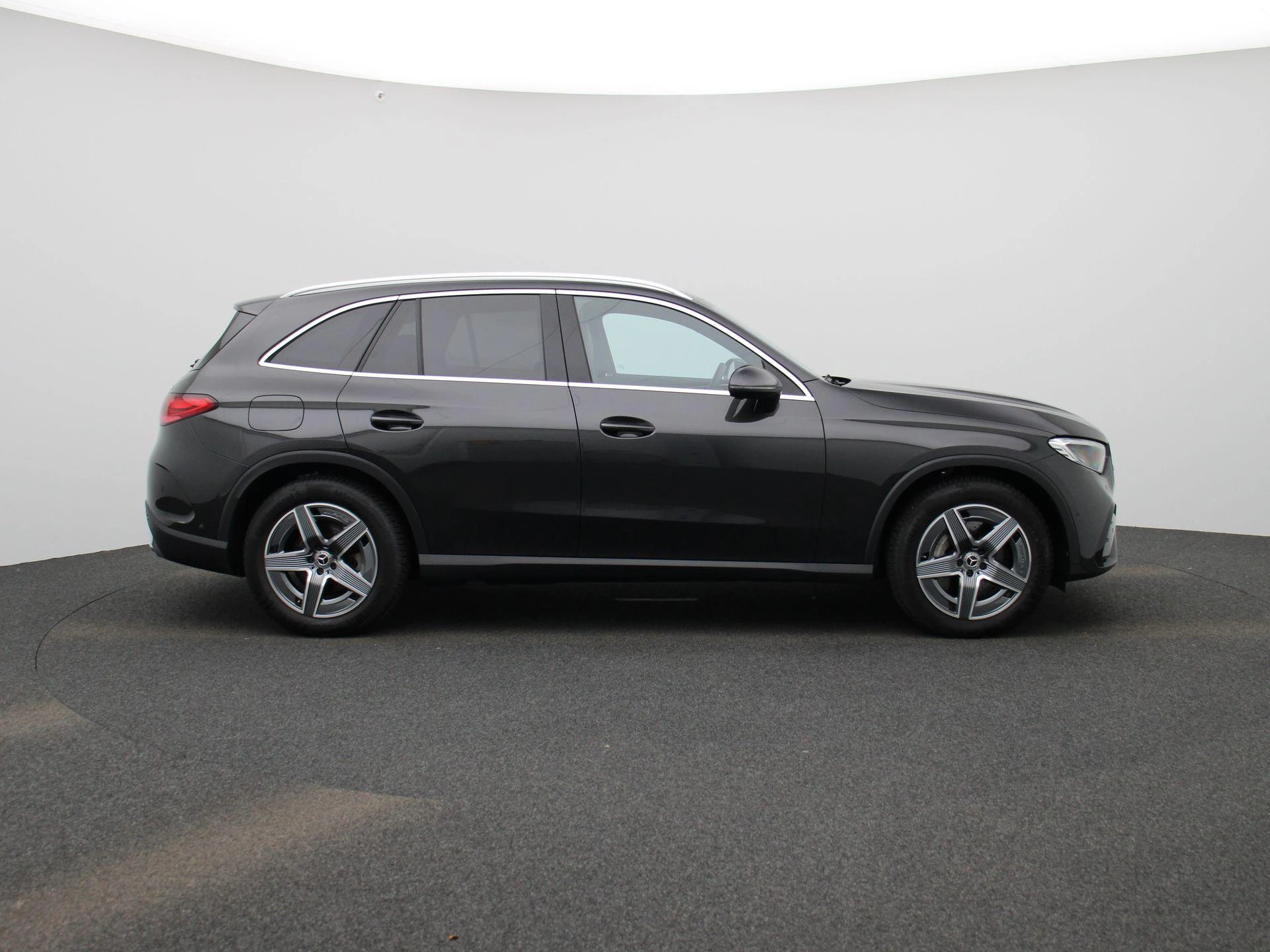 Mercedes-Benz-GLC-image-5