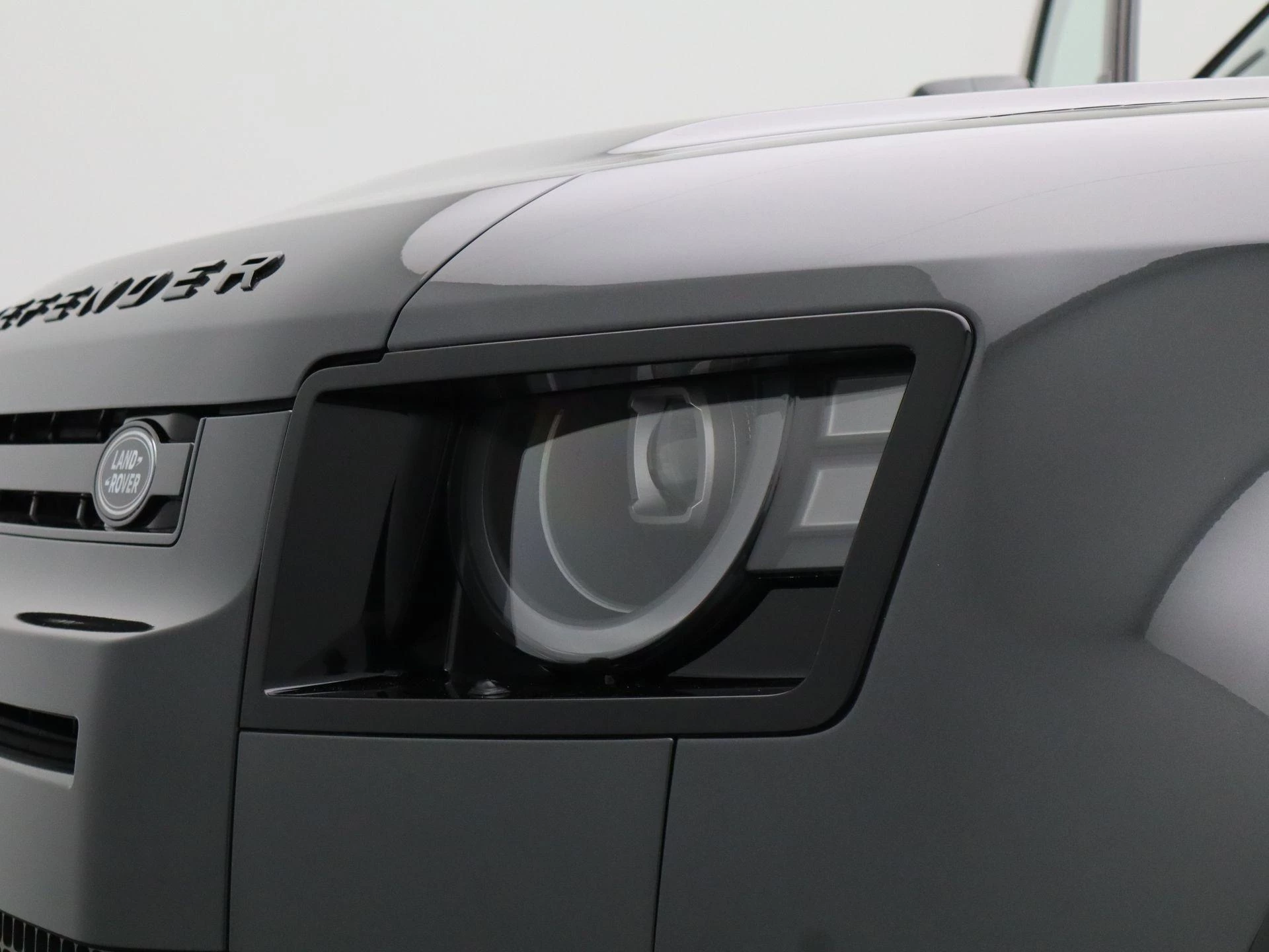 Land Rover-Defender-image-13