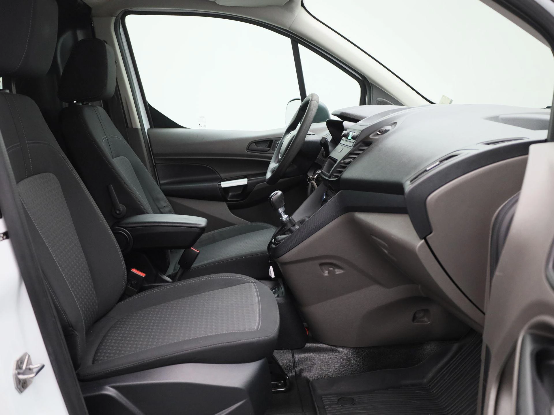 Ford-Transit Connect-image-11