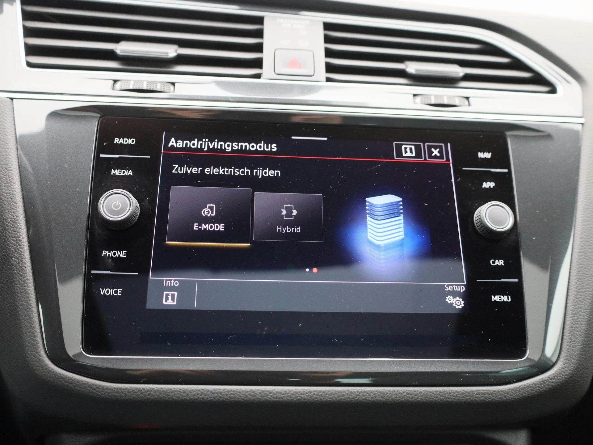 Volkswagen-Tiguan-image-26