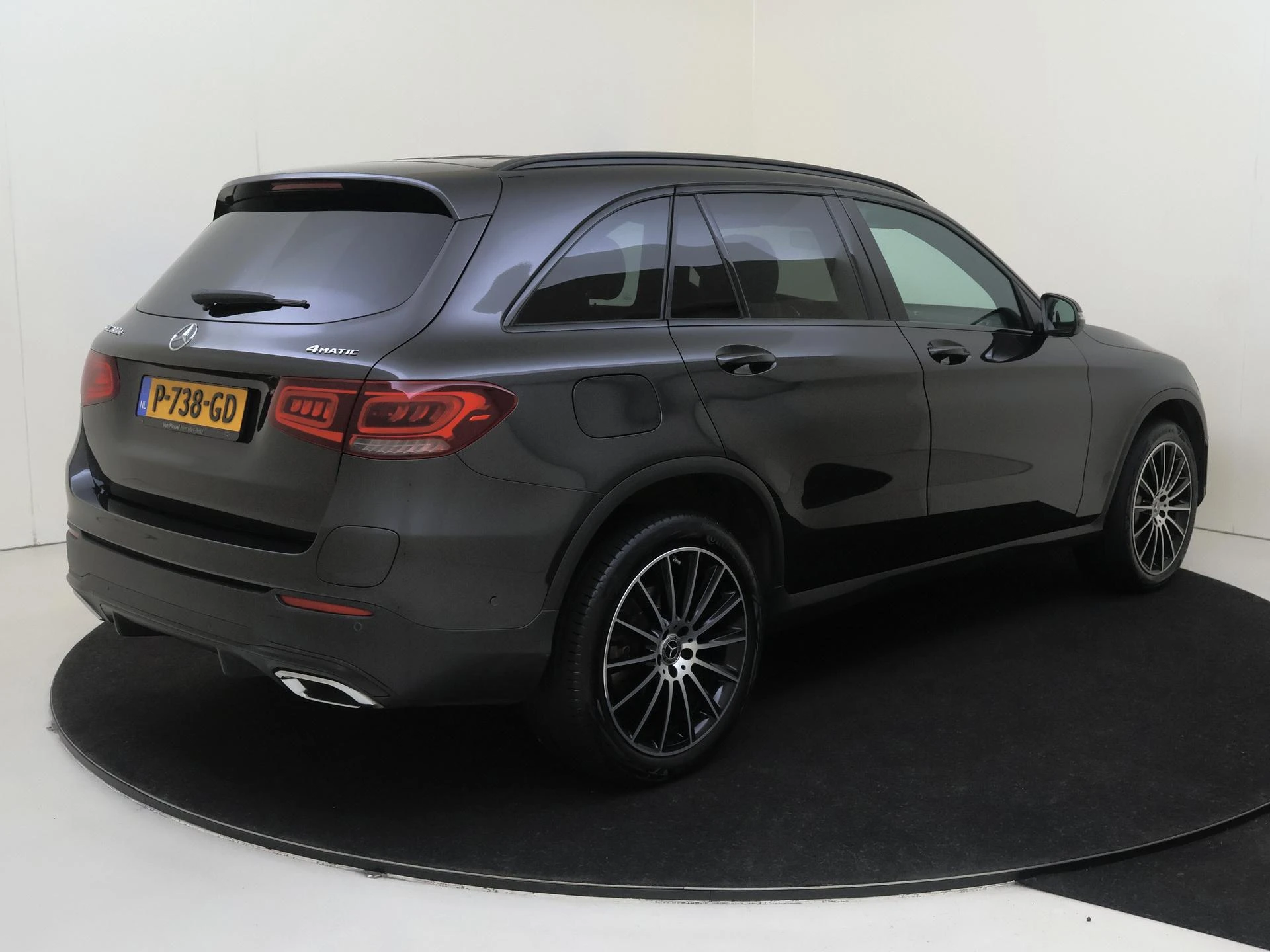 Mercedes-Benz-GLC-image-3