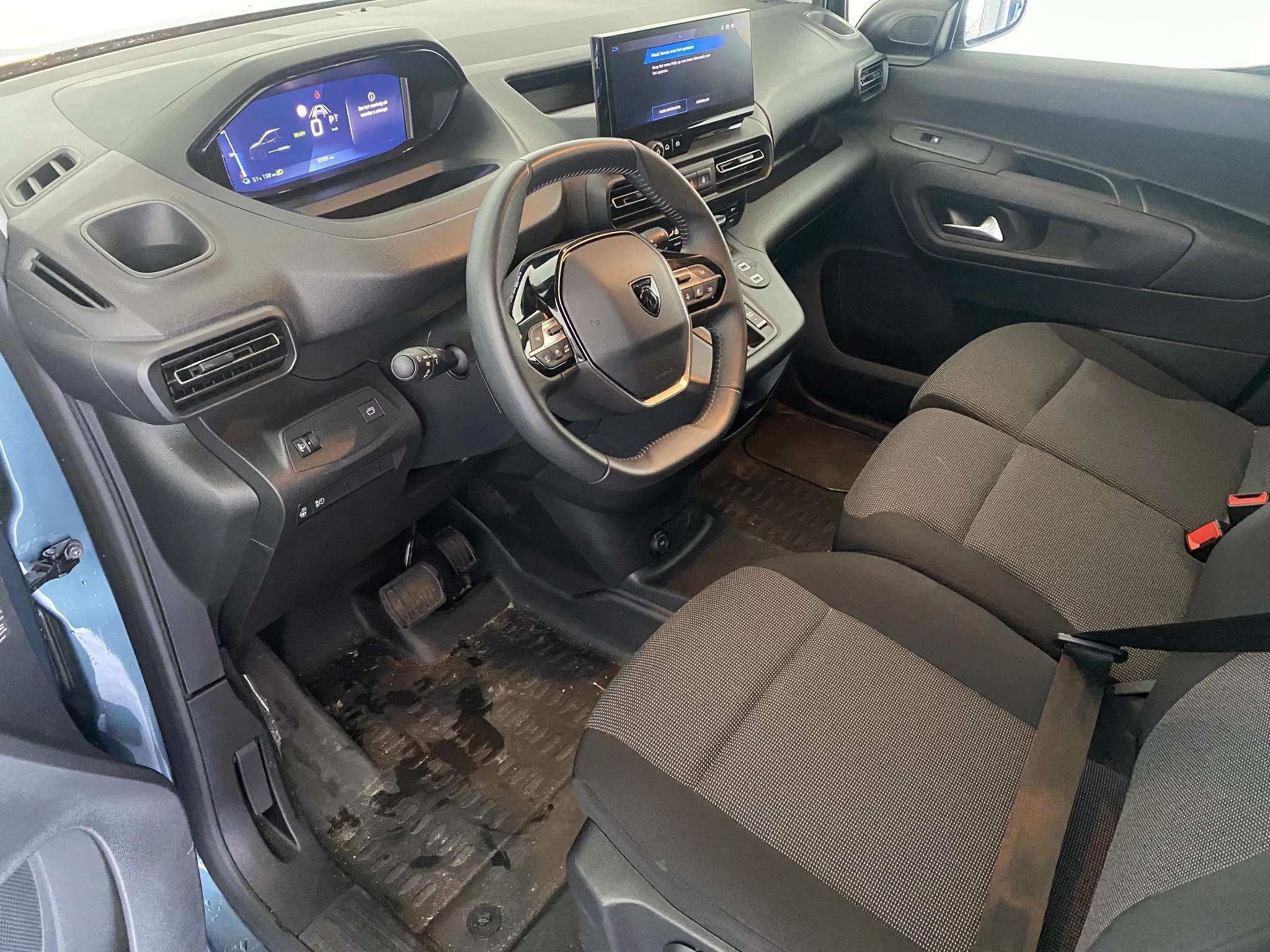 Peugeot-e-Partner-image-10