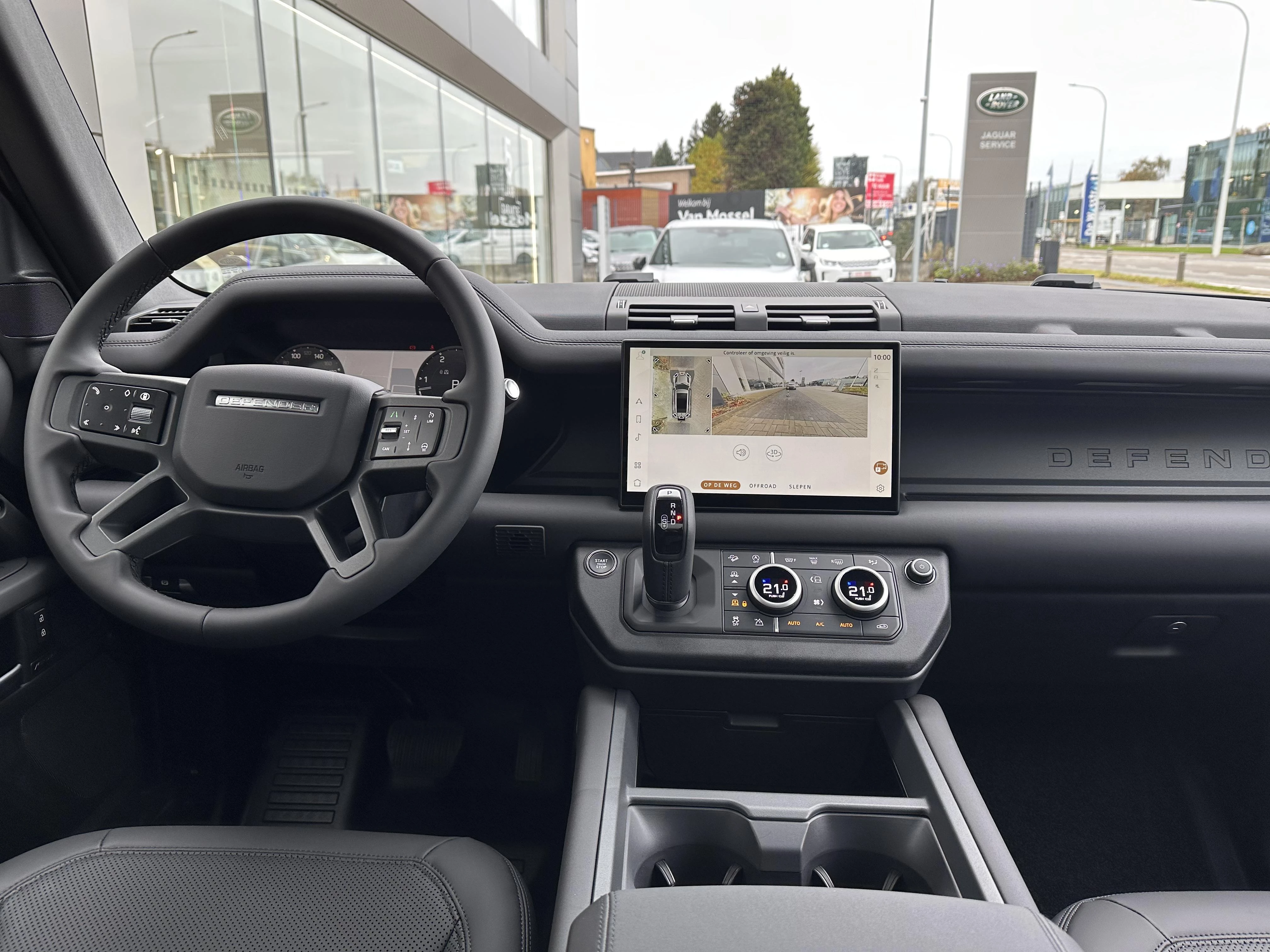 Land Rover-Defender-image-15