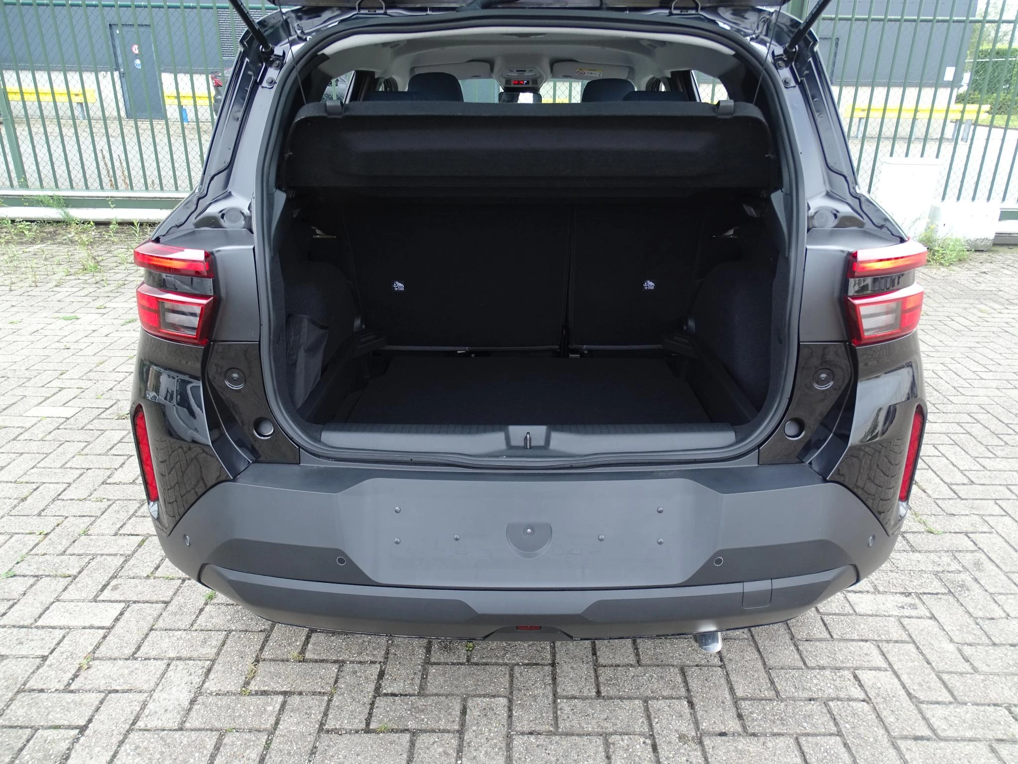 Opel-Frontera-image-16