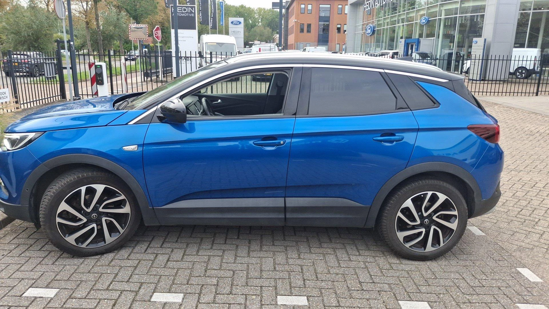 Opel-Grandland X-image-2