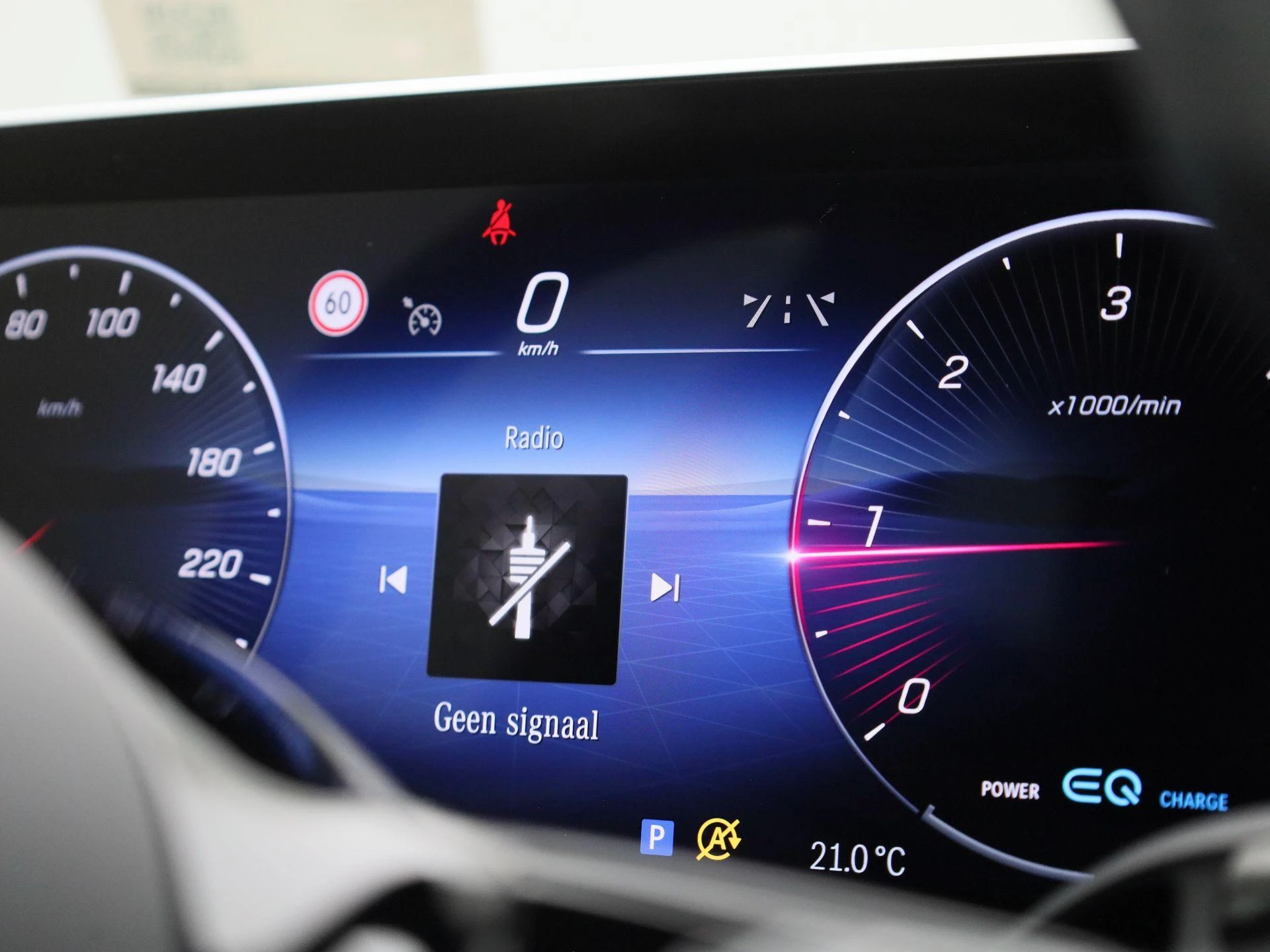 Mercedes-Benz-C-Klasse-image-21