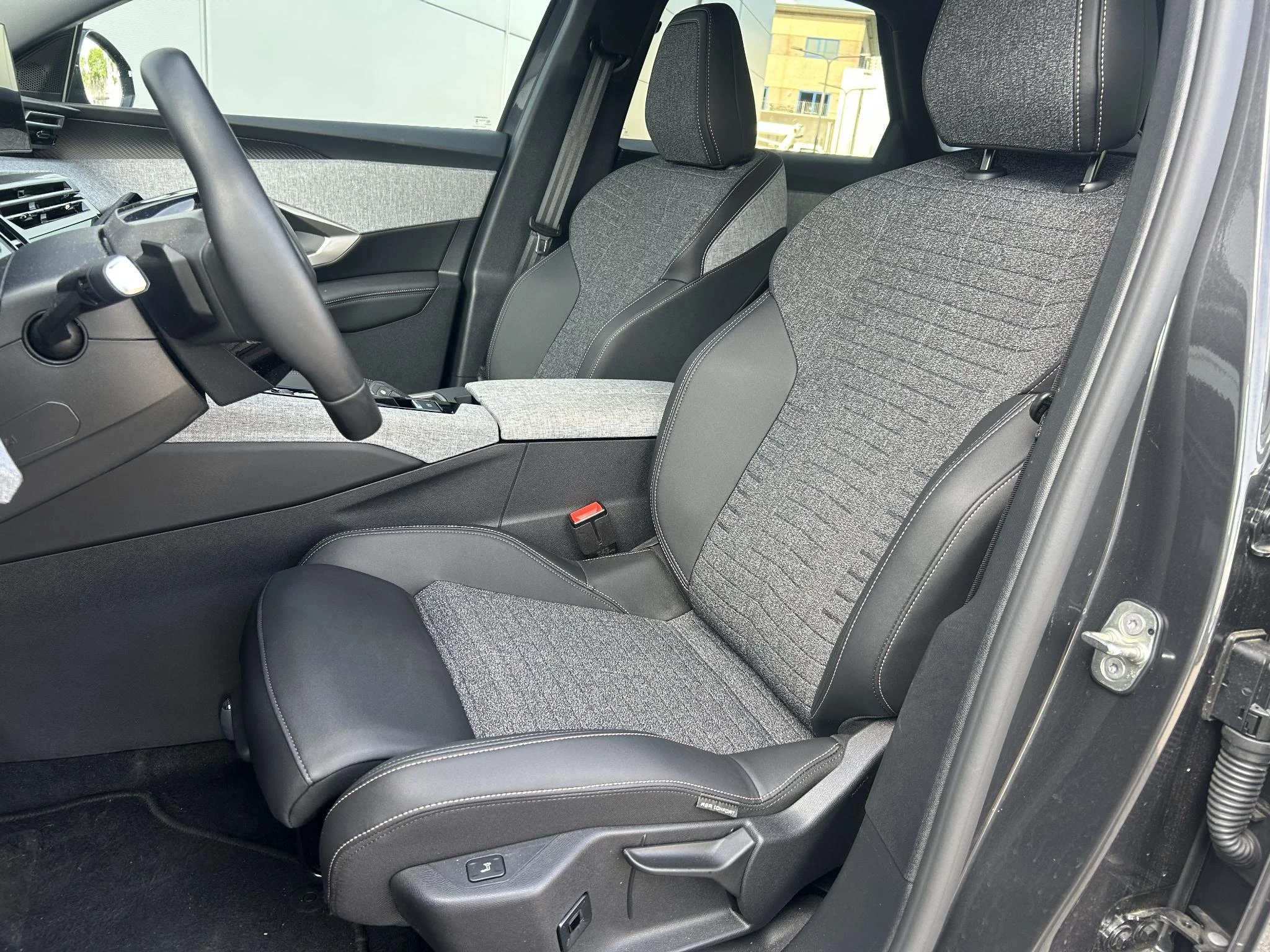 Peugeot-e-3008-image-4