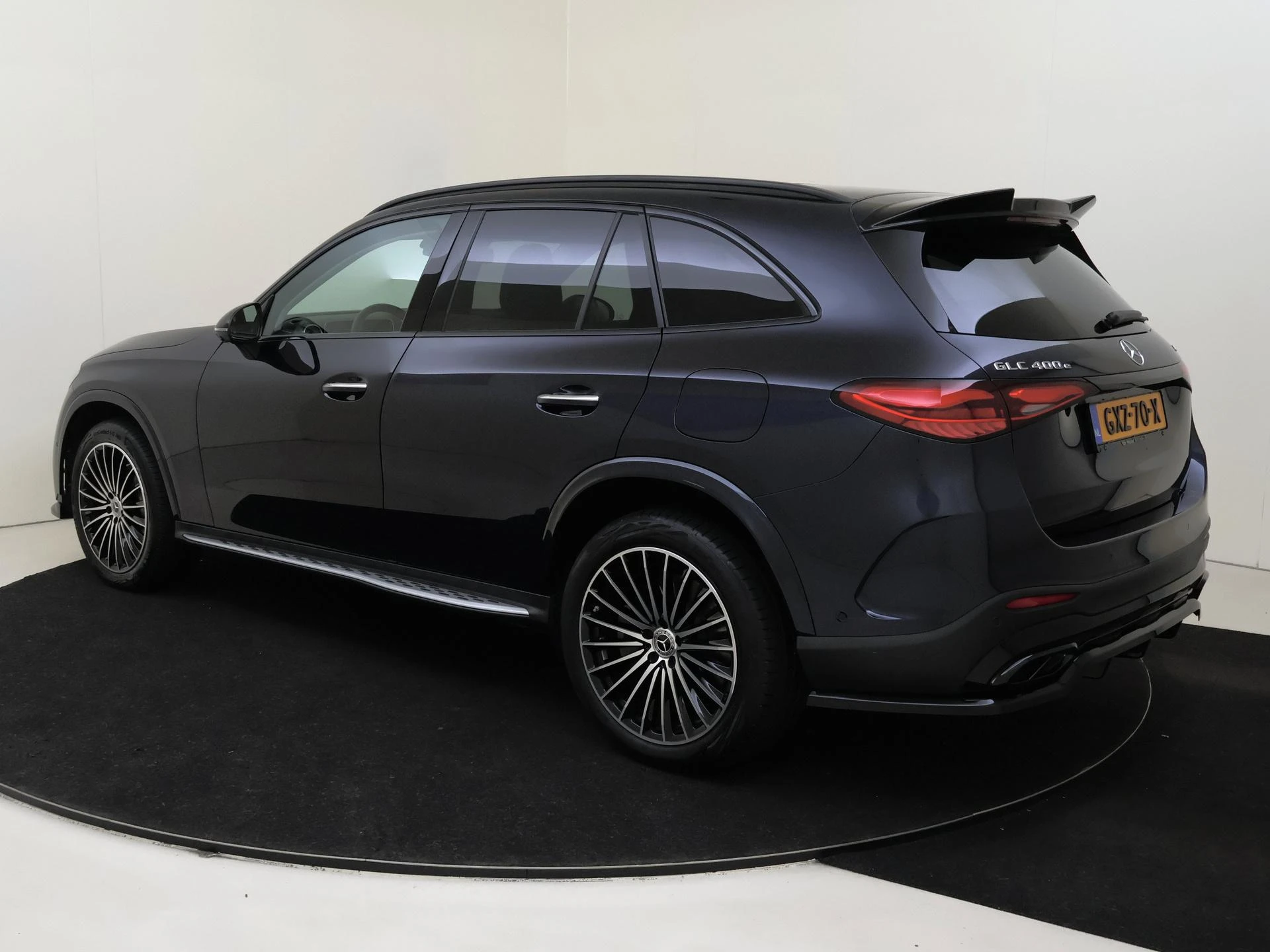Mercedes-Benz-GLC-image-4