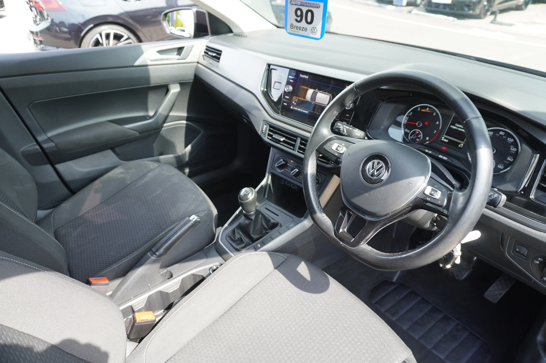 Volkswagen-Polo-image-5