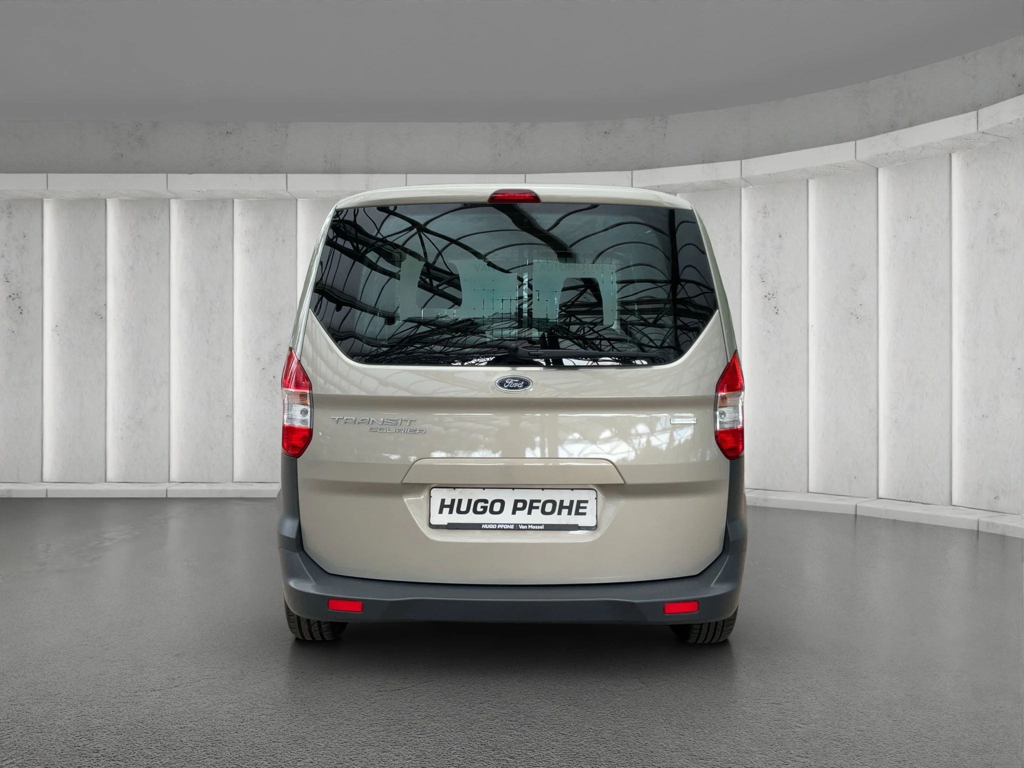Ford-Transit Courier-image-4