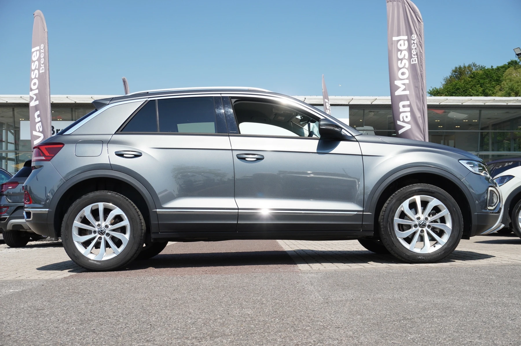 Volkswagen-T-Roc-image-3