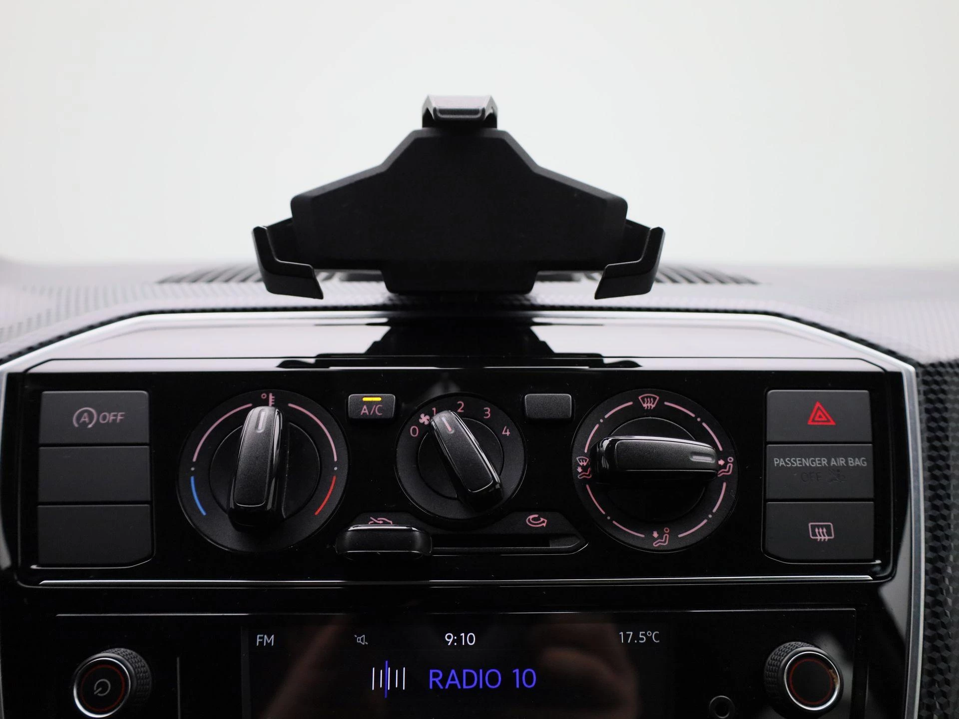 Volkswagen-up!-image-15
