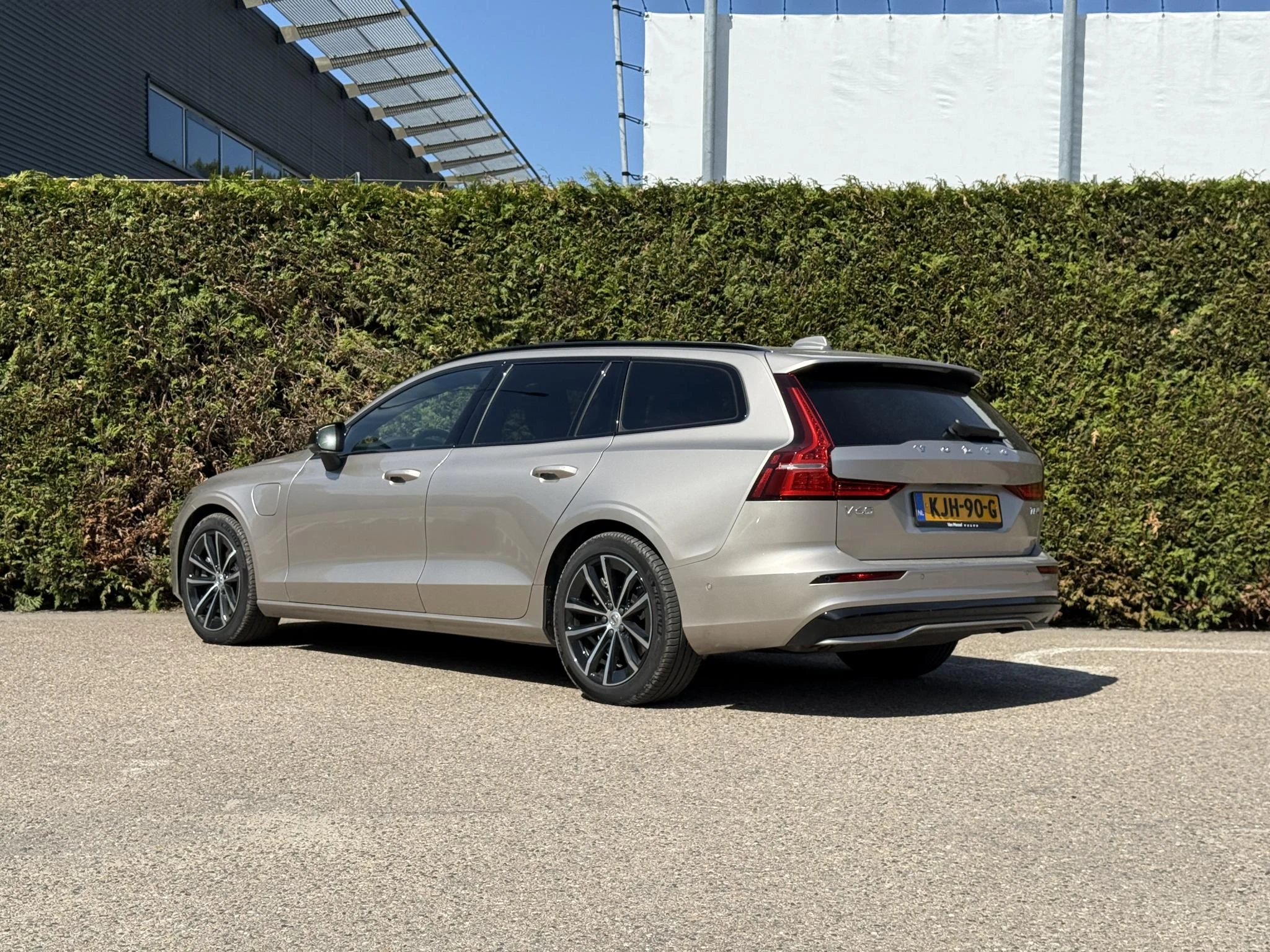 Volvo-V60-image-1
