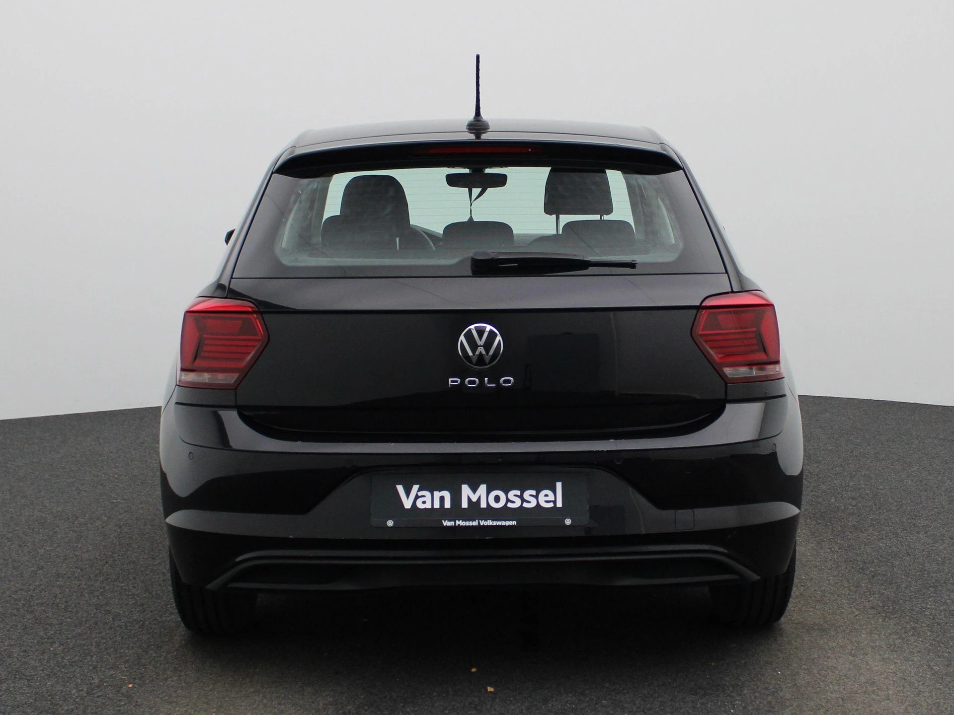 Volkswagen-Polo-image-5