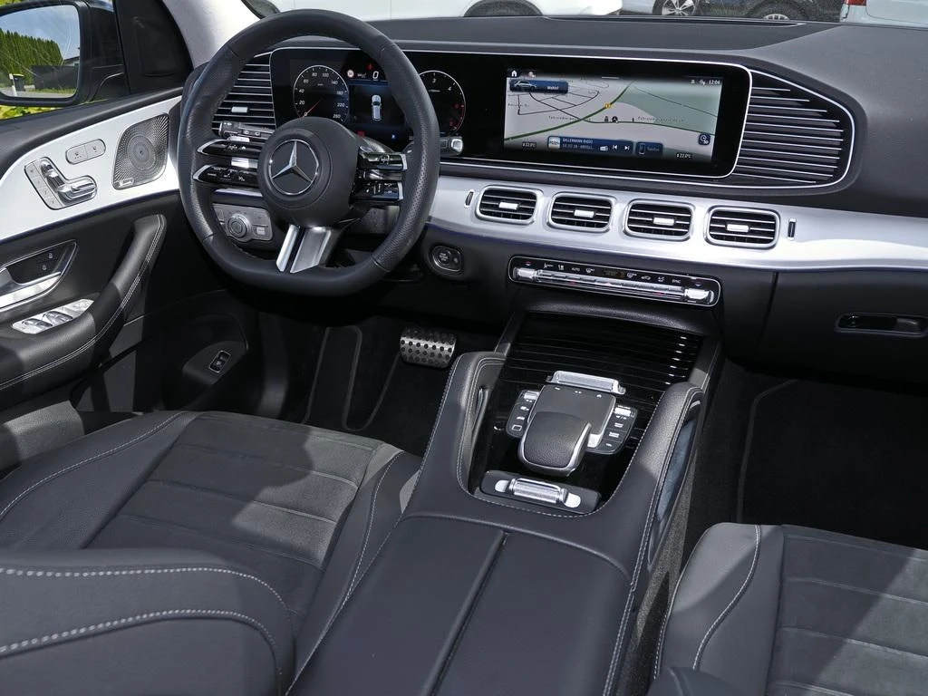 Mercedes-Benz-GLE 300 d-image-10
