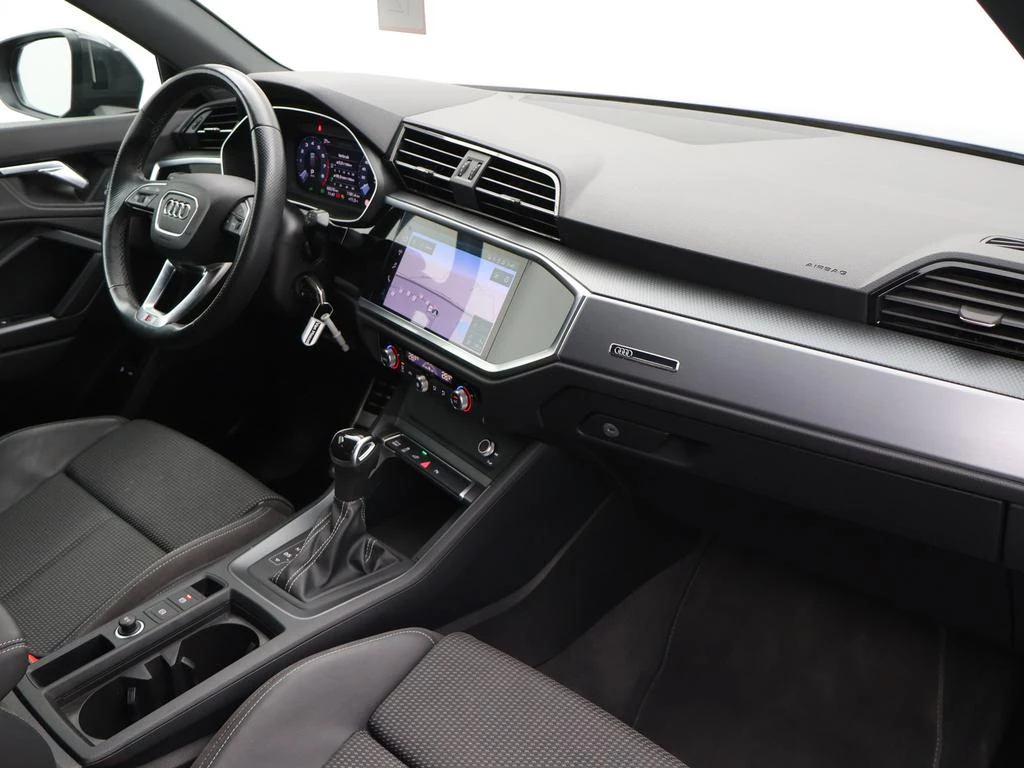 Audi Q3 PHEV Audi Q3 PHEV 45TFSIe 245PK *AUTOMAAT*LEDER*CAMERA*PDC*NAVI*CRUISE*...*