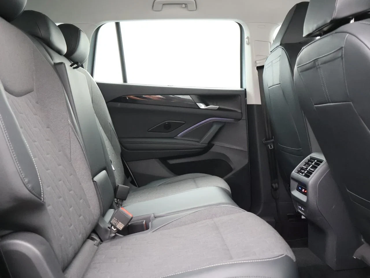 Volkswagen Tayron VW Tayron 1.5eTSI mHEV 150PK *AUTOMAAT*360°CAMERA*7 ZITPLAATSEN*ACC*PDC*NAVI*APP-CONNECT*LED*...*