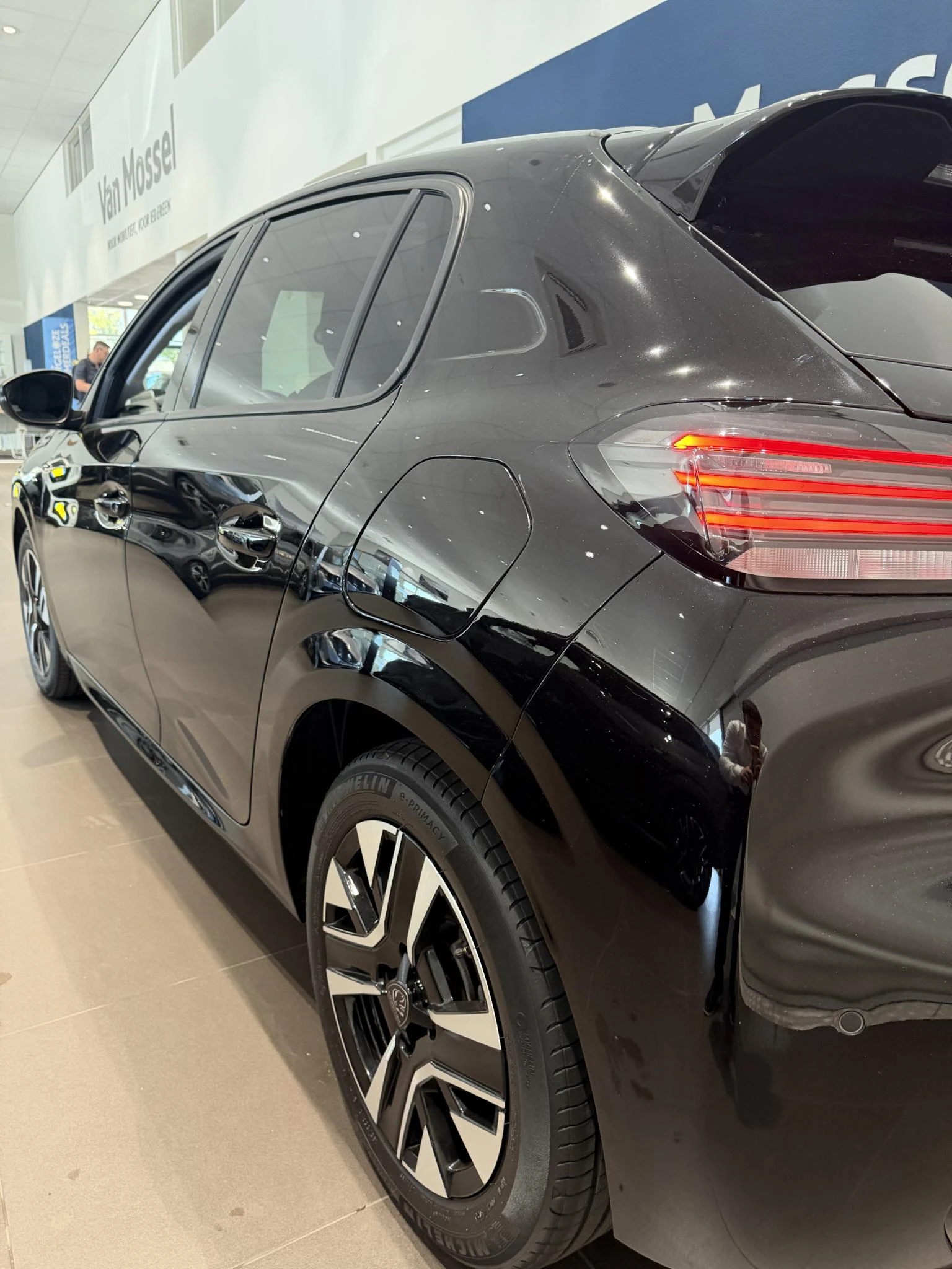 Peugeot-208-image-3