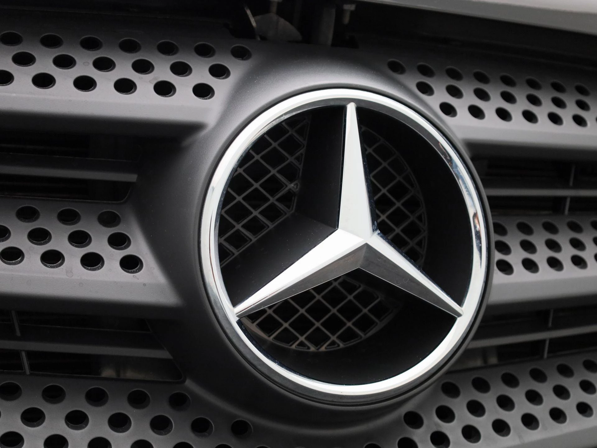 Mercedes-Benz-Vito-image-37