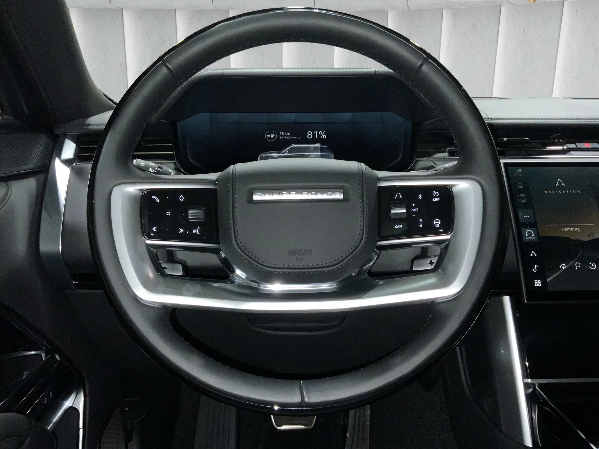 Land Rover-Range Rover-image-9