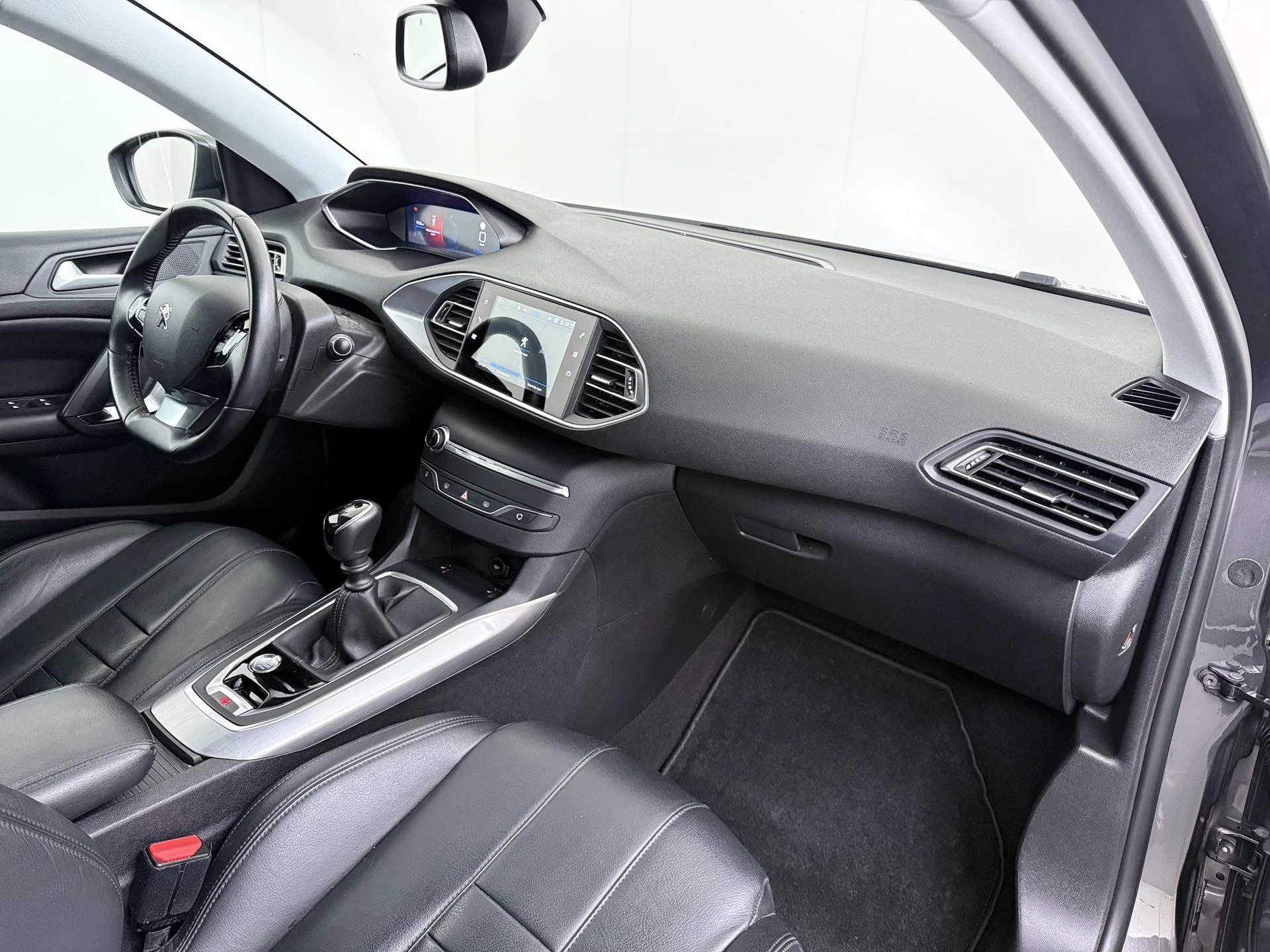 Peugeot-308-image-25