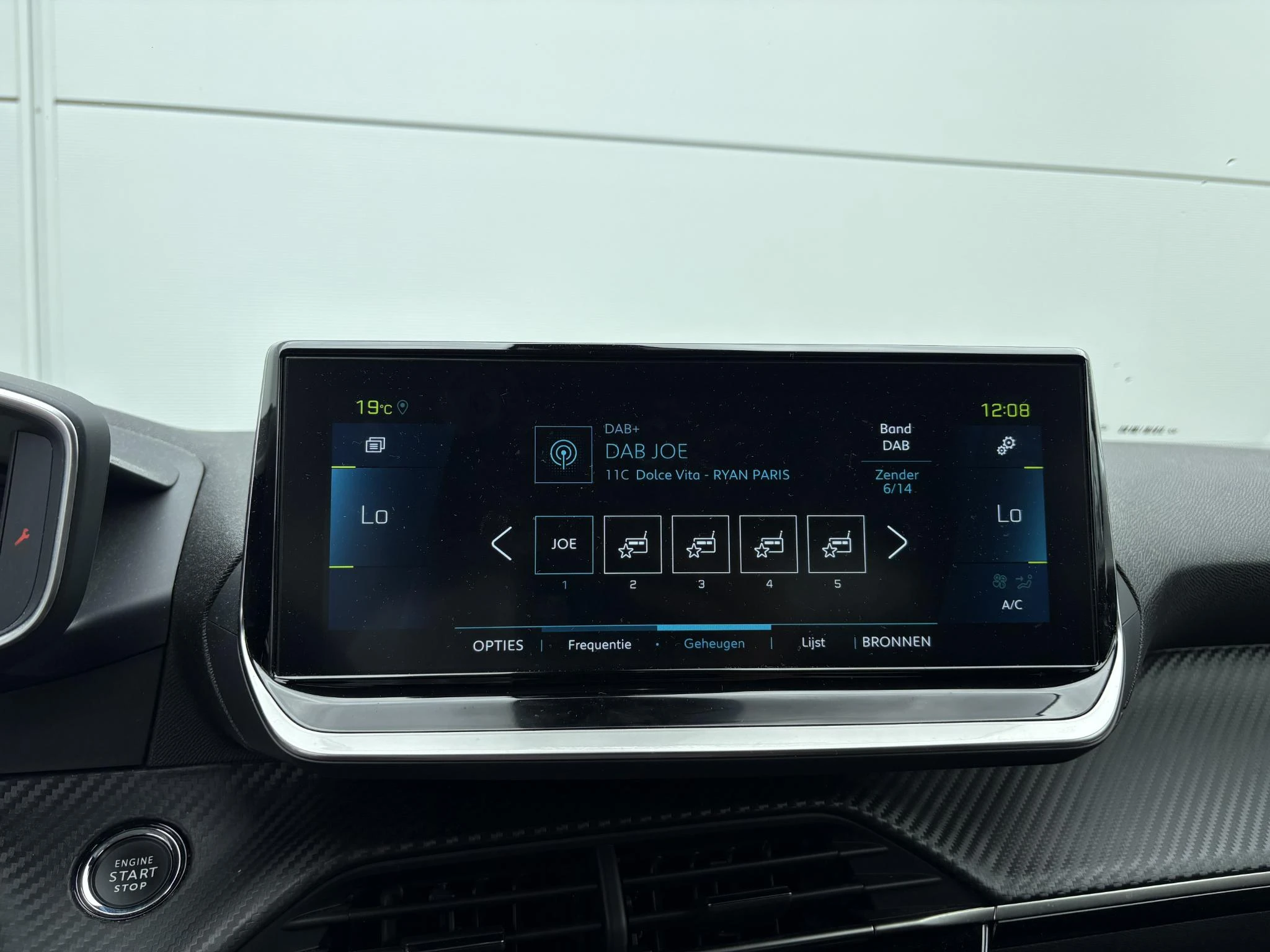 Peugeot e-2008 EV Allure Pack 50 kWh