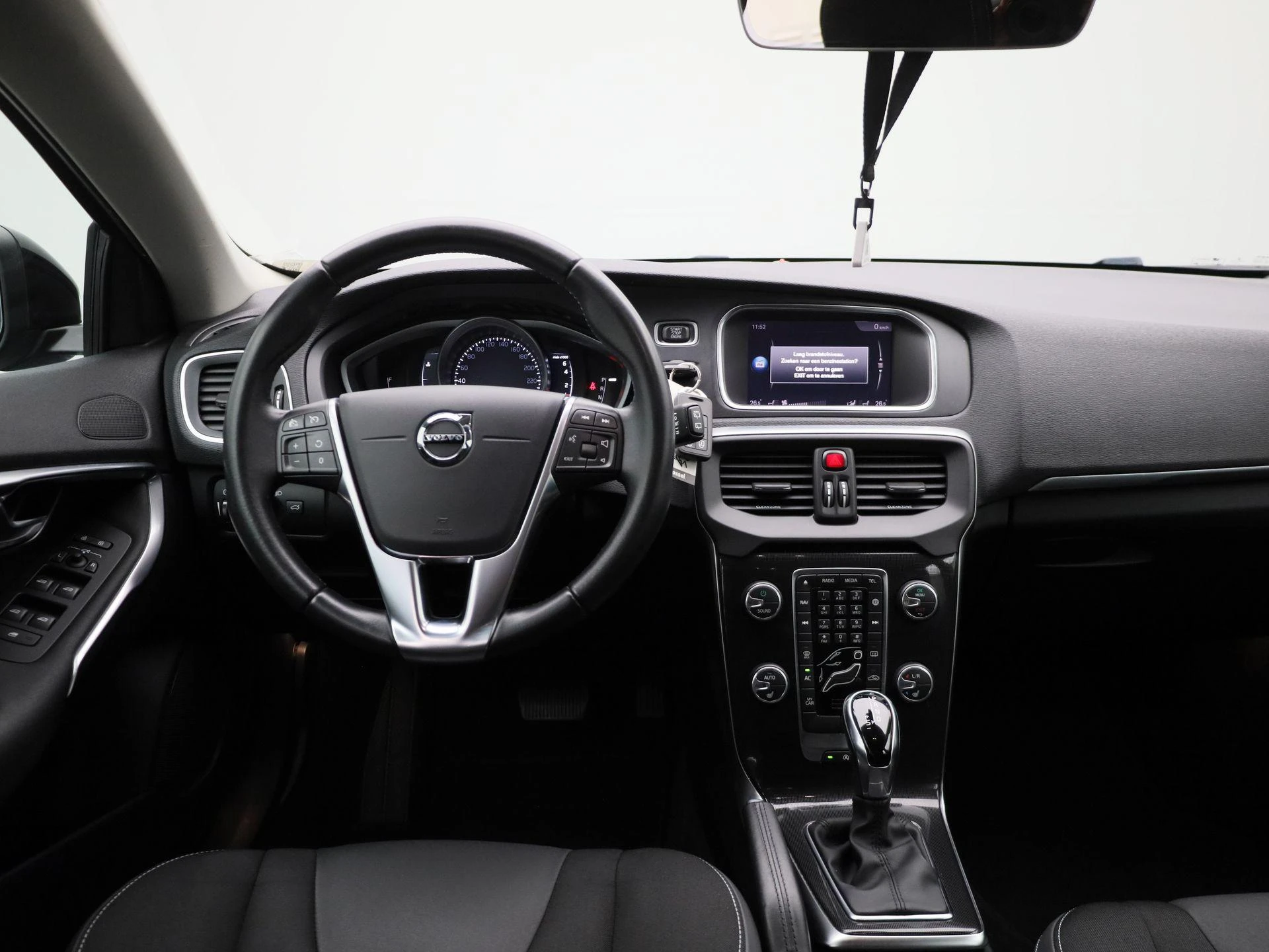 Volvo-V40-image-7