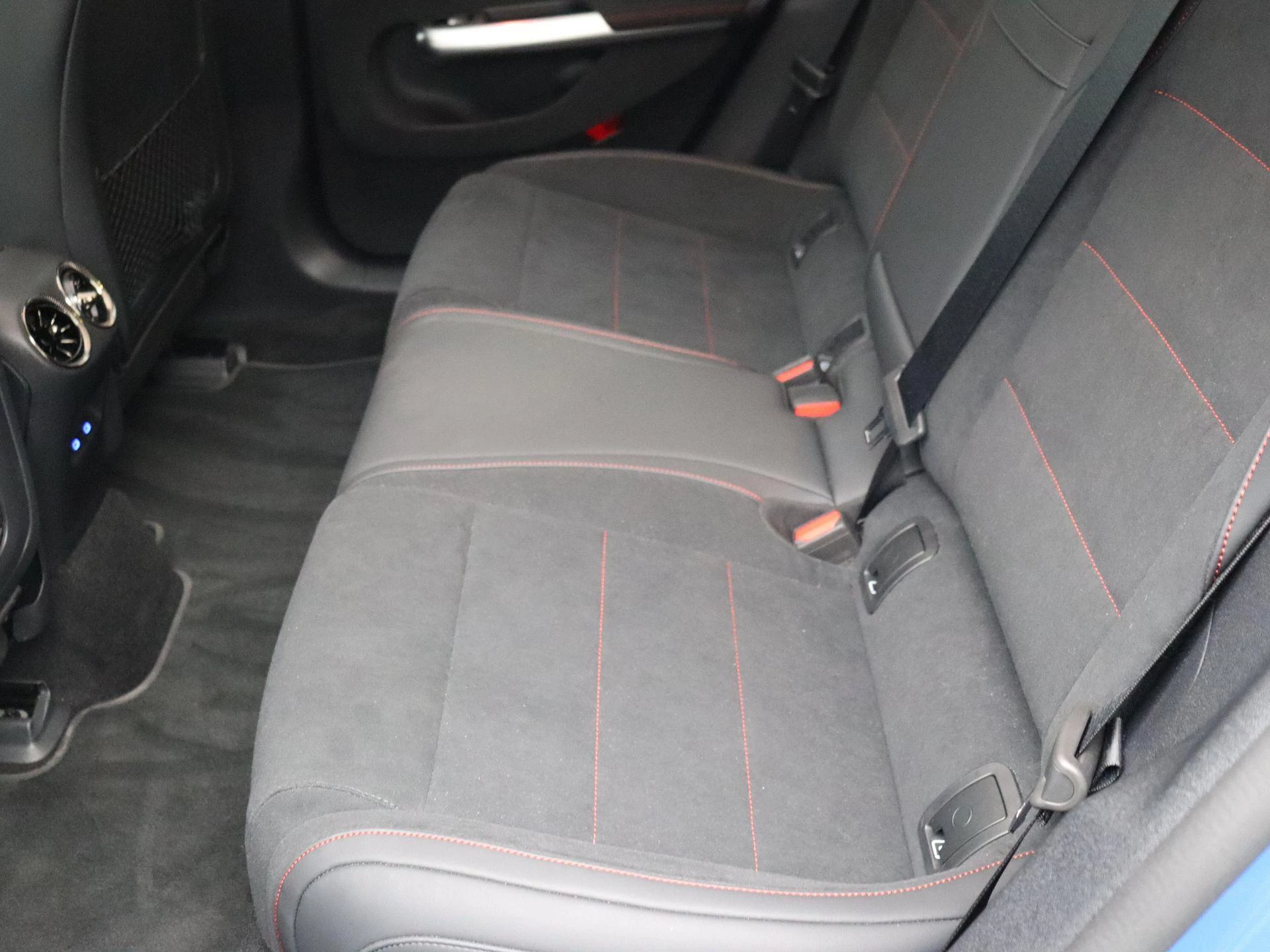 Mercedes-Benz-CLA-image-15