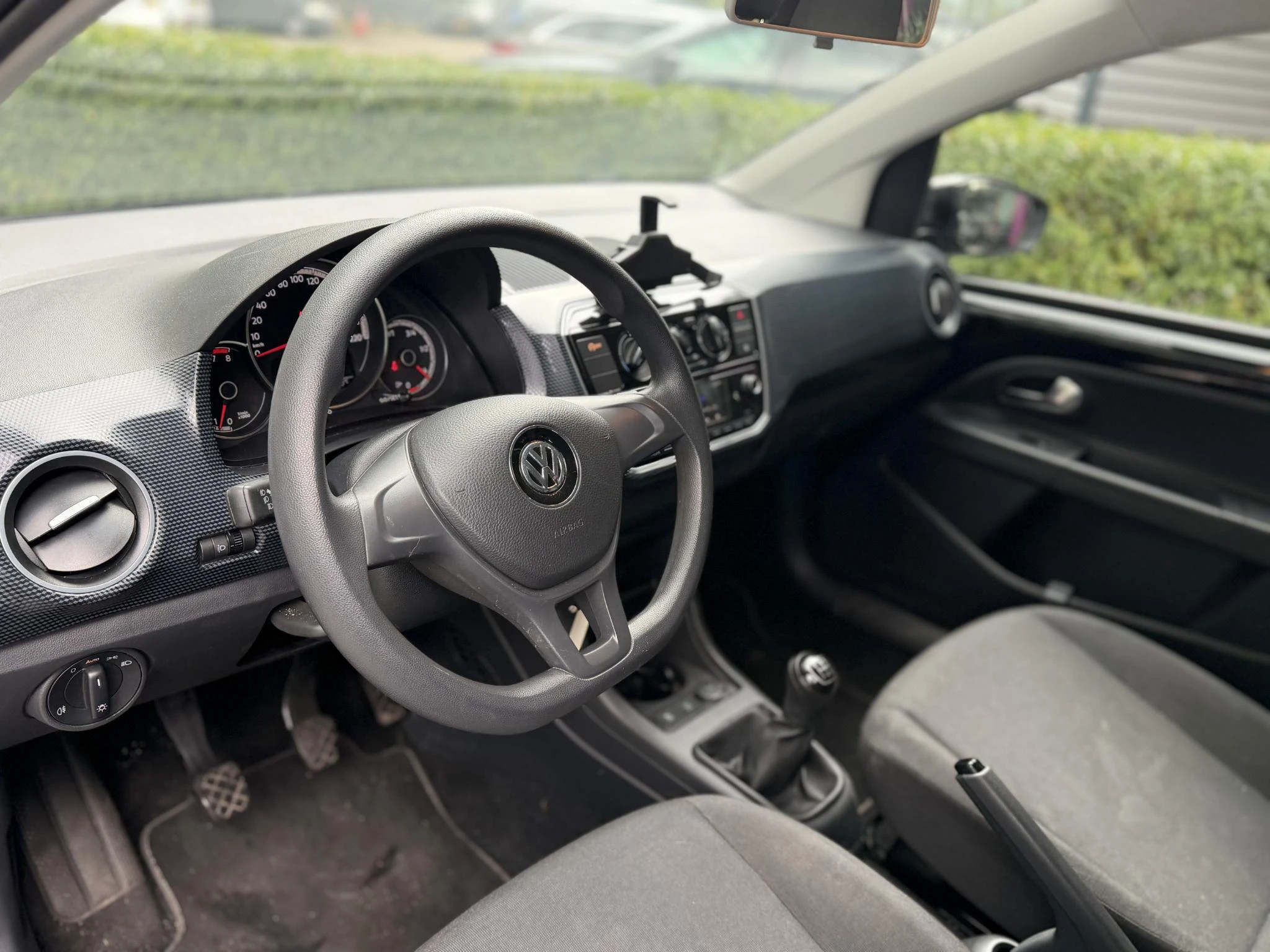 Volkswagen-up!-image-2