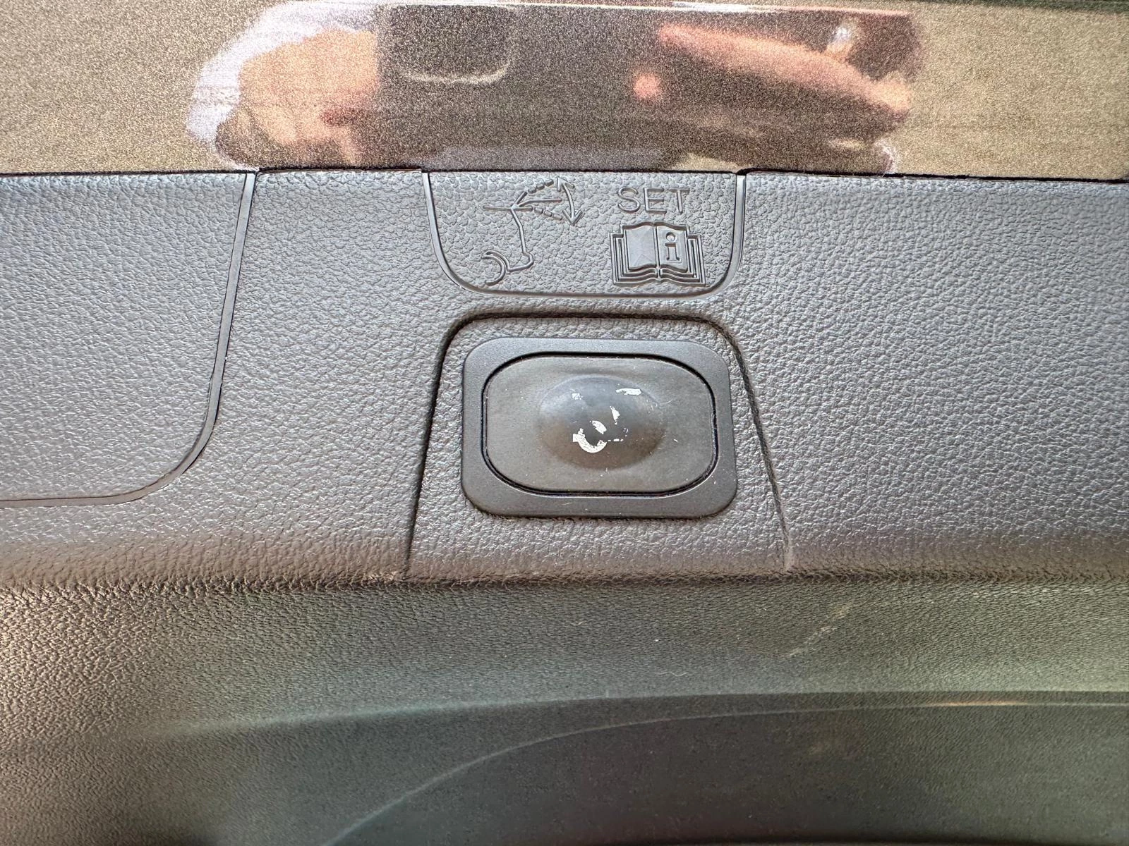 Ford-C-MAX-image-26