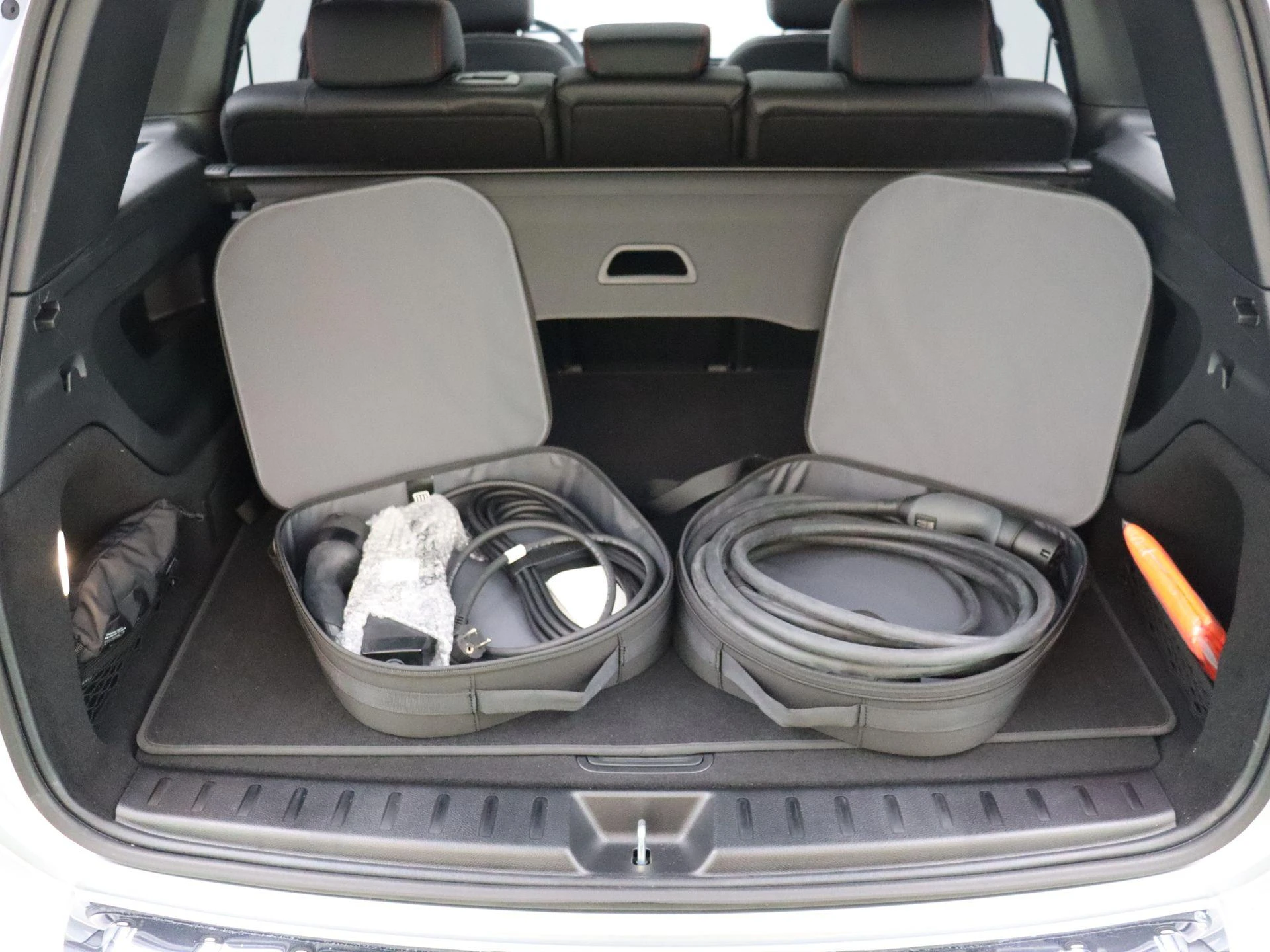 Mercedes-Benz EQB 250+ Star Edition + PANO DAK + BURMESTER + HEAD UP + TREKHAAK +